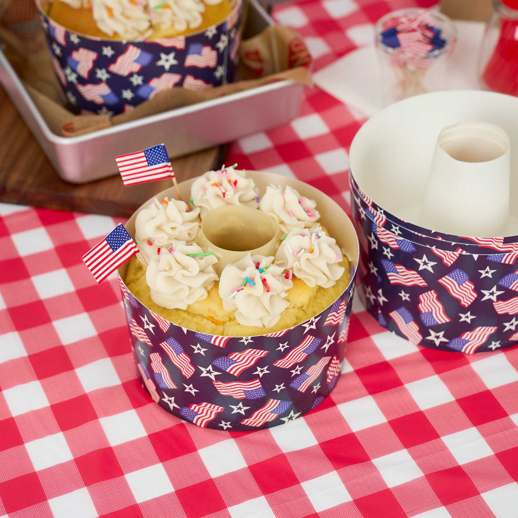 Panificio 53 oz Paper Angel Food Tube Pan - American Flag, Greaseproof - 5 3/4" x 5 3/4" x 3 3/4" - 400 count box
