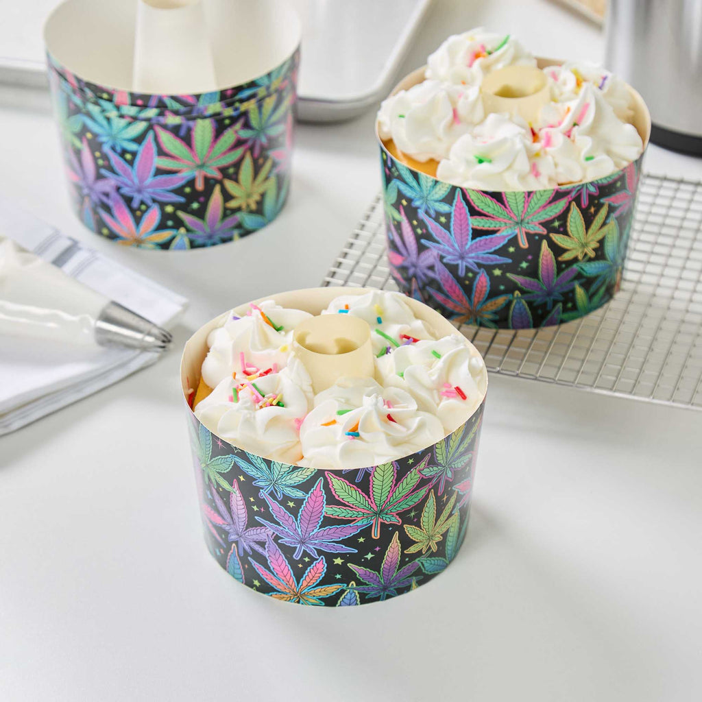 Panificio 38 oz Paper Angel Food Tube Pan - Trippy Leaf Print, Greaseproof - 5" x 5" x 3 3/4" - 100 count box
