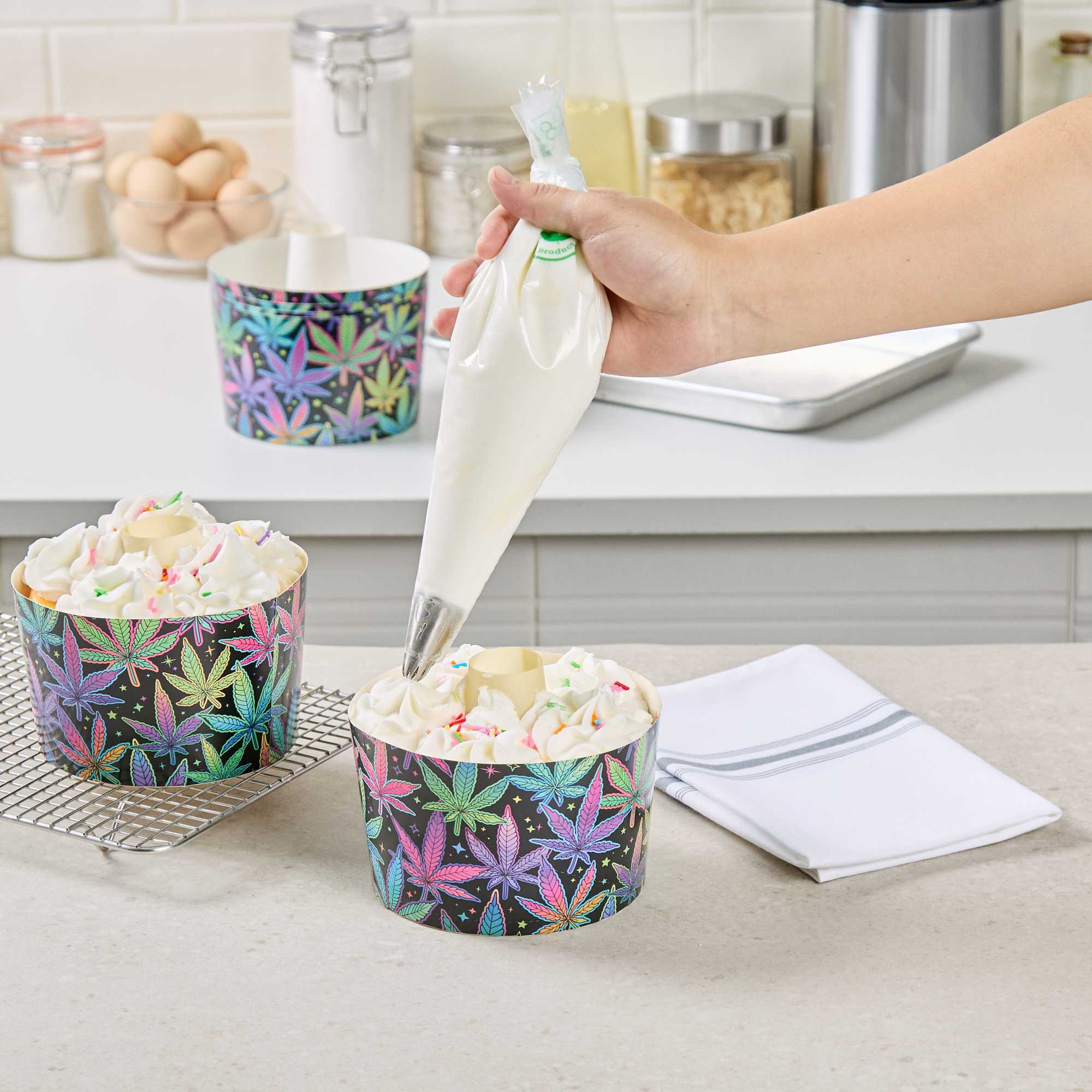 Panificio 38 oz Paper Angel Food Tube Pan - Trippy Leaf Print, Greaseproof - 5" x 5" x 3 3/4" - 100 count box