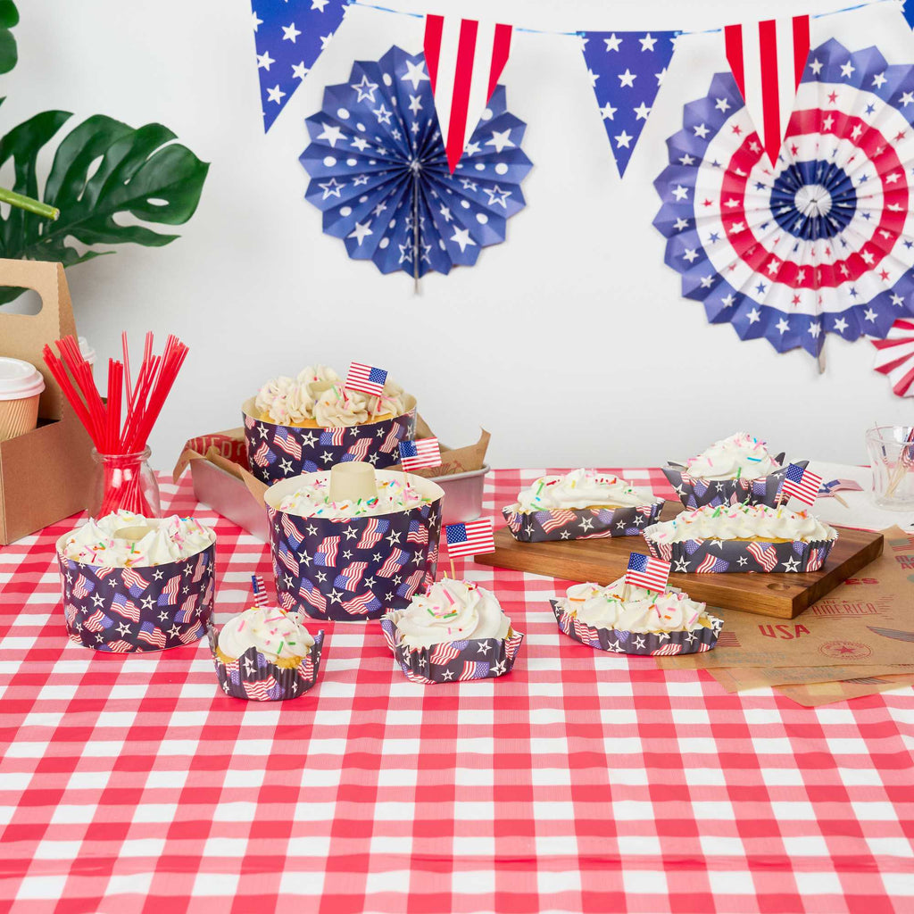 Panificio 38 oz Paper Angel Food Tube Pan - American Flag, Greaseproof - 5" x 5" x 3 3/4" - 600 count box