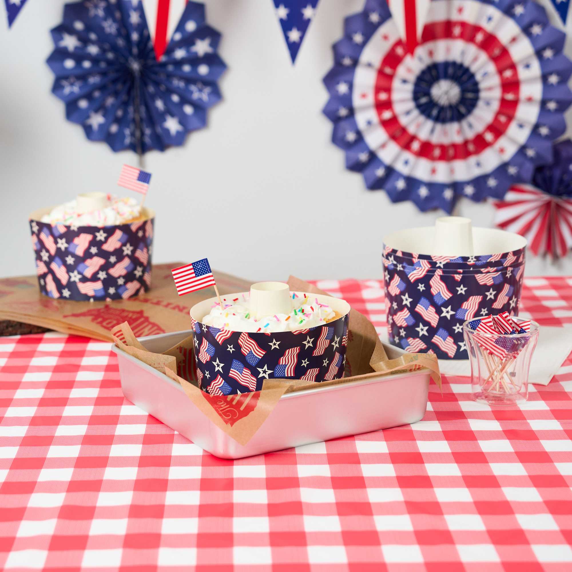 Panificio 38 oz Paper Angel Food Tube Pan - American Flag, Greaseproof - 5" x 5" x 3 3/4" - 600 count box