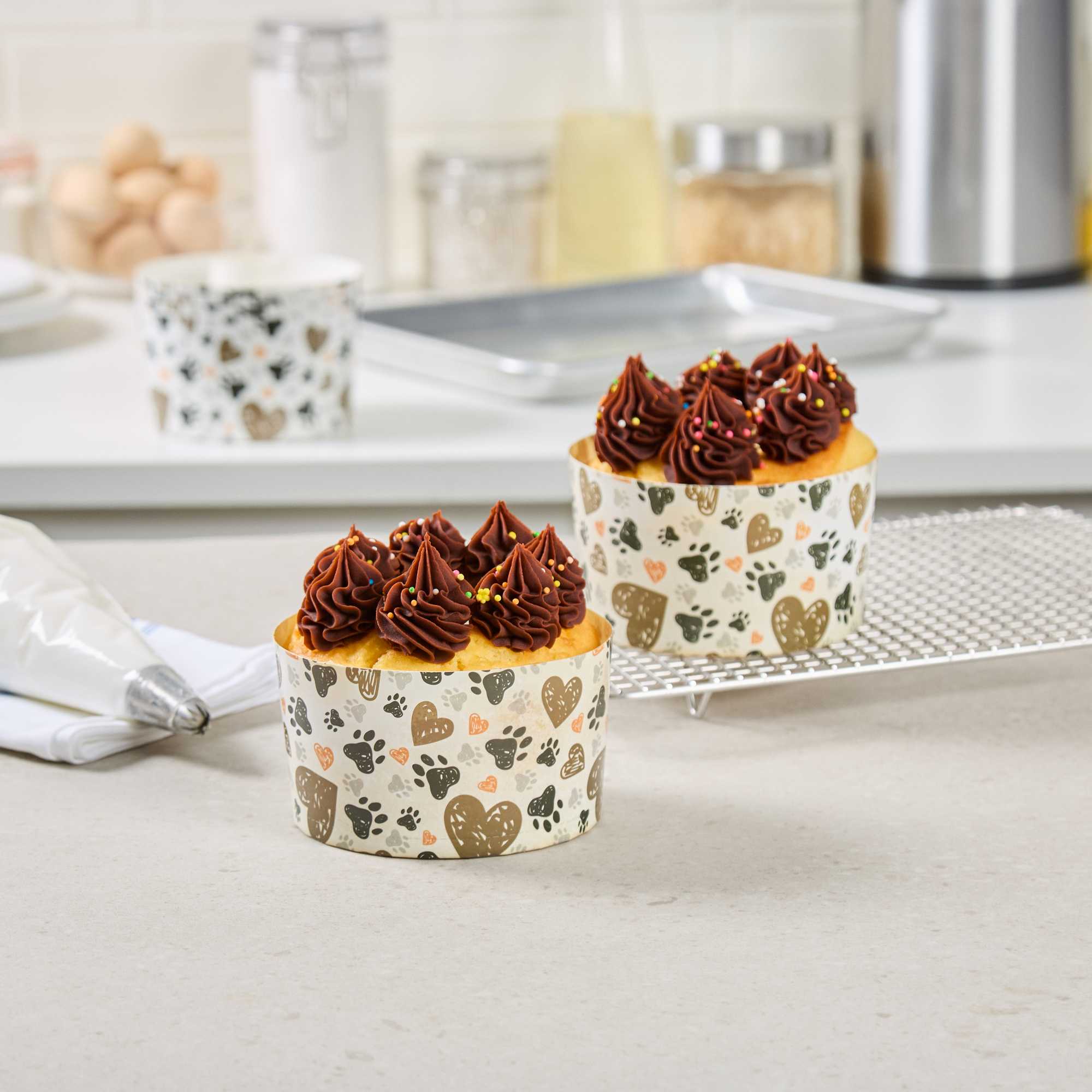 Panificio 22 oz Paper Angel Food Tube Pan - Paw Print, Greaseproof - 4 1/2" x 4 1/2" x 2 3/4" - 900 count box