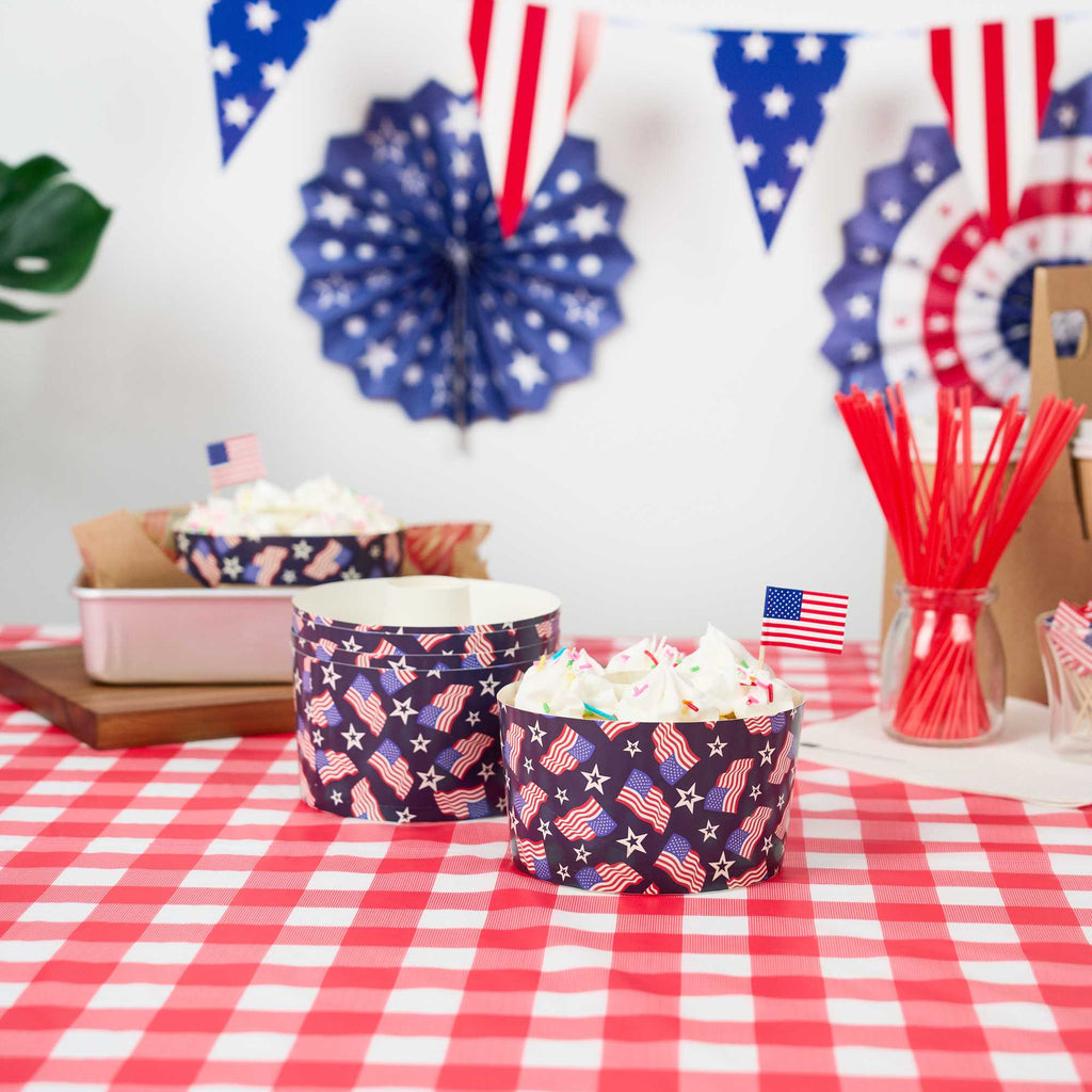 Panificio 22 oz Paper Angel Food Tube Pan - American Flag, Greaseproof - 4 1/2" x 4 1/2" x 2 3/4" - 900 count box