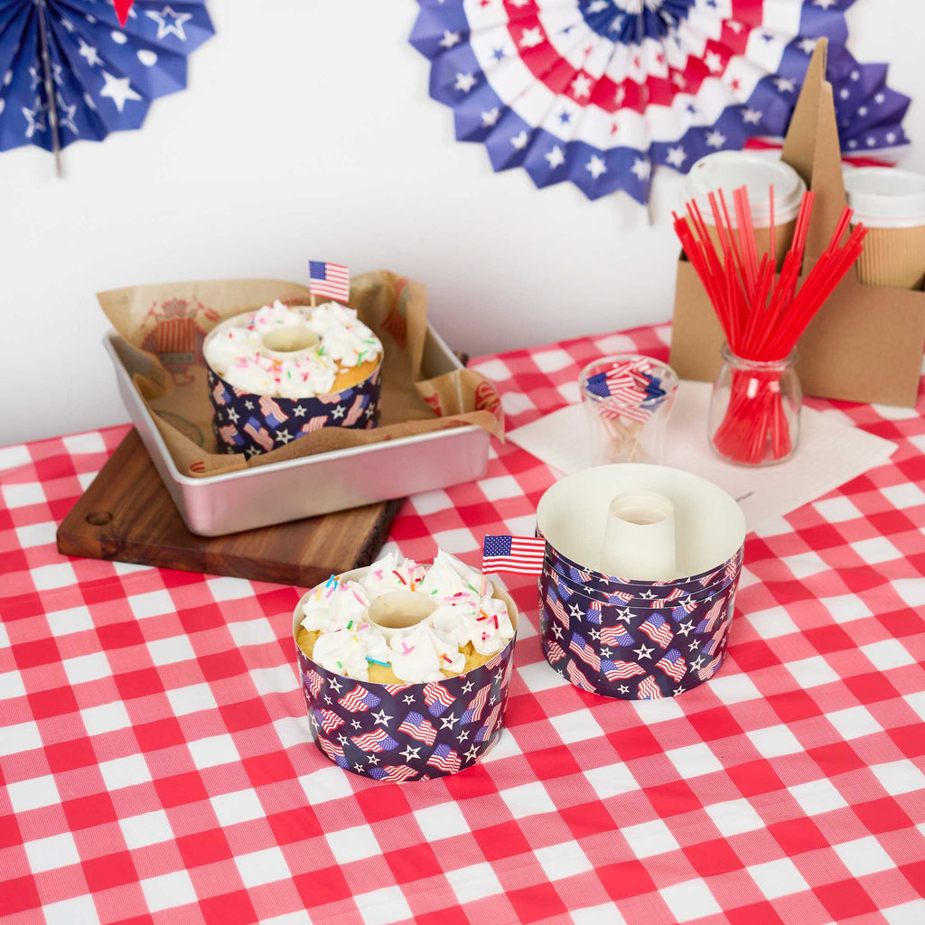 Panificio 22 oz Paper Angel Food Tube Pan - American Flag, Greaseproof - 4 1/2" x 4 1/2" x 2 3/4" - 900 count box