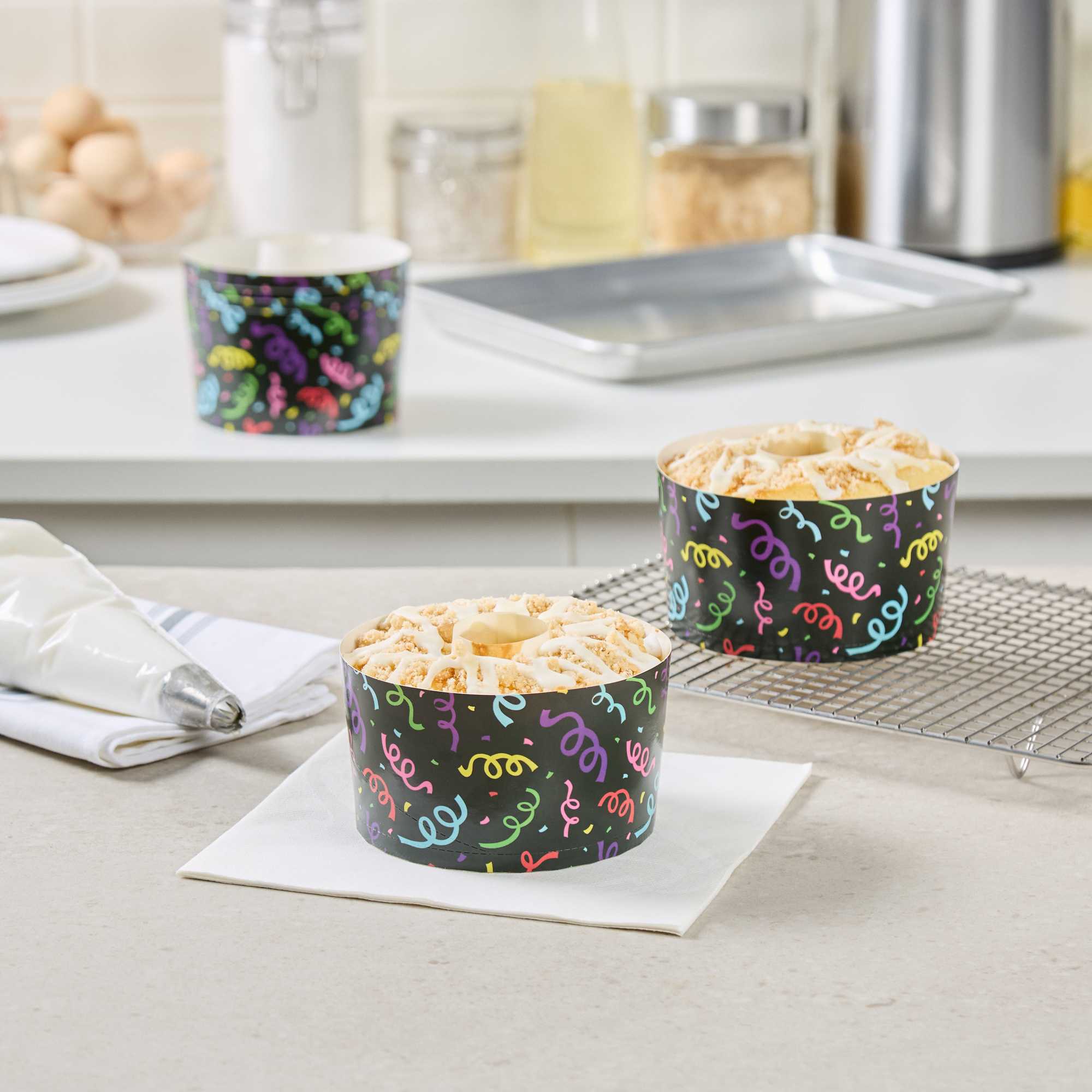 Panificio 22 oz Paper Angel Food Tube Pan - Colorful Streamers, Greaseproof - 4 1/2" x 4 1/2" x 2 3/4" - 900 count box