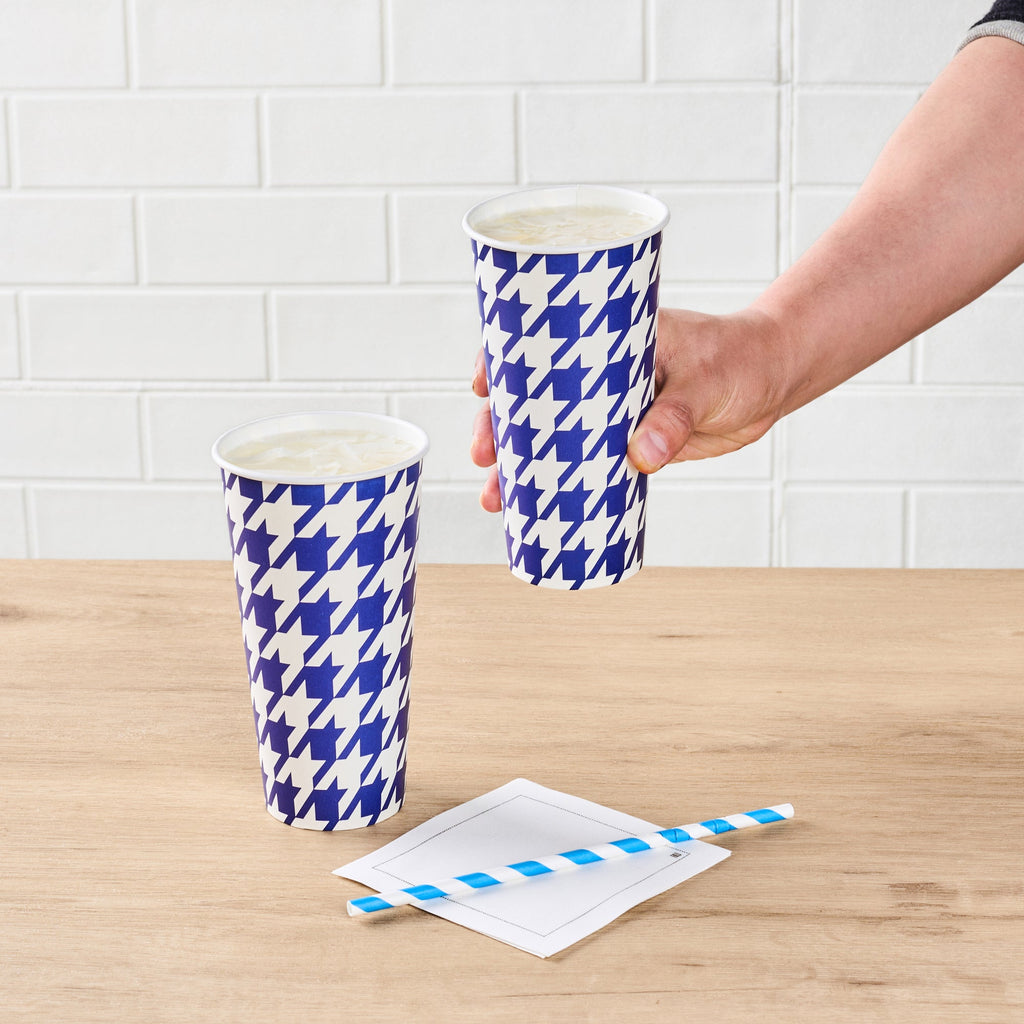 Chef 101 20 oz Round Blue Houndstooth Paper Cold Cup - 3 1/2" x 3 1/2" x 6 1/4" - 25 count box