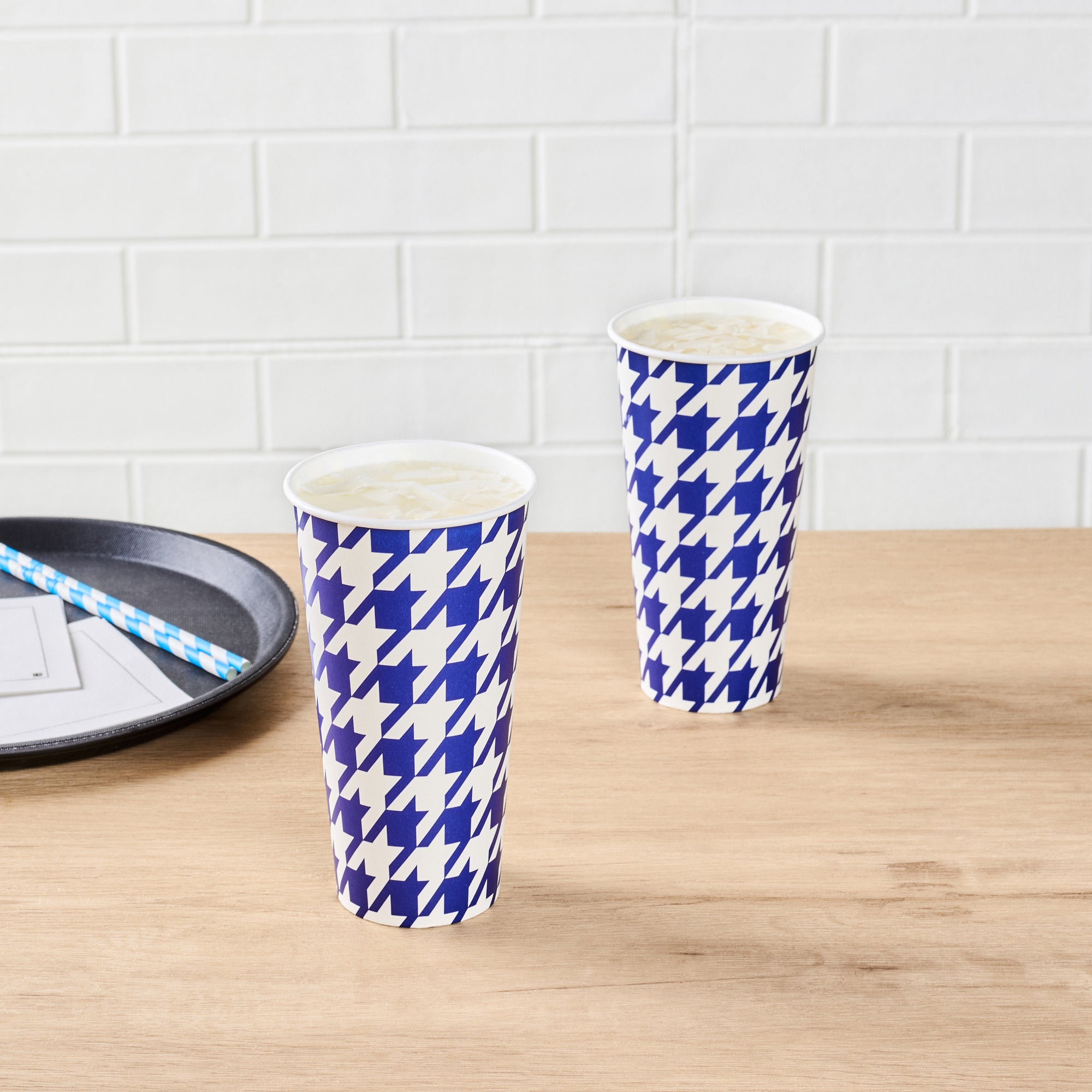 Chef 101 20 oz Round Blue Houndstooth Paper Cold Cup - 3 1/2" x 3 1/2" x 6 1/4" - 500 count box