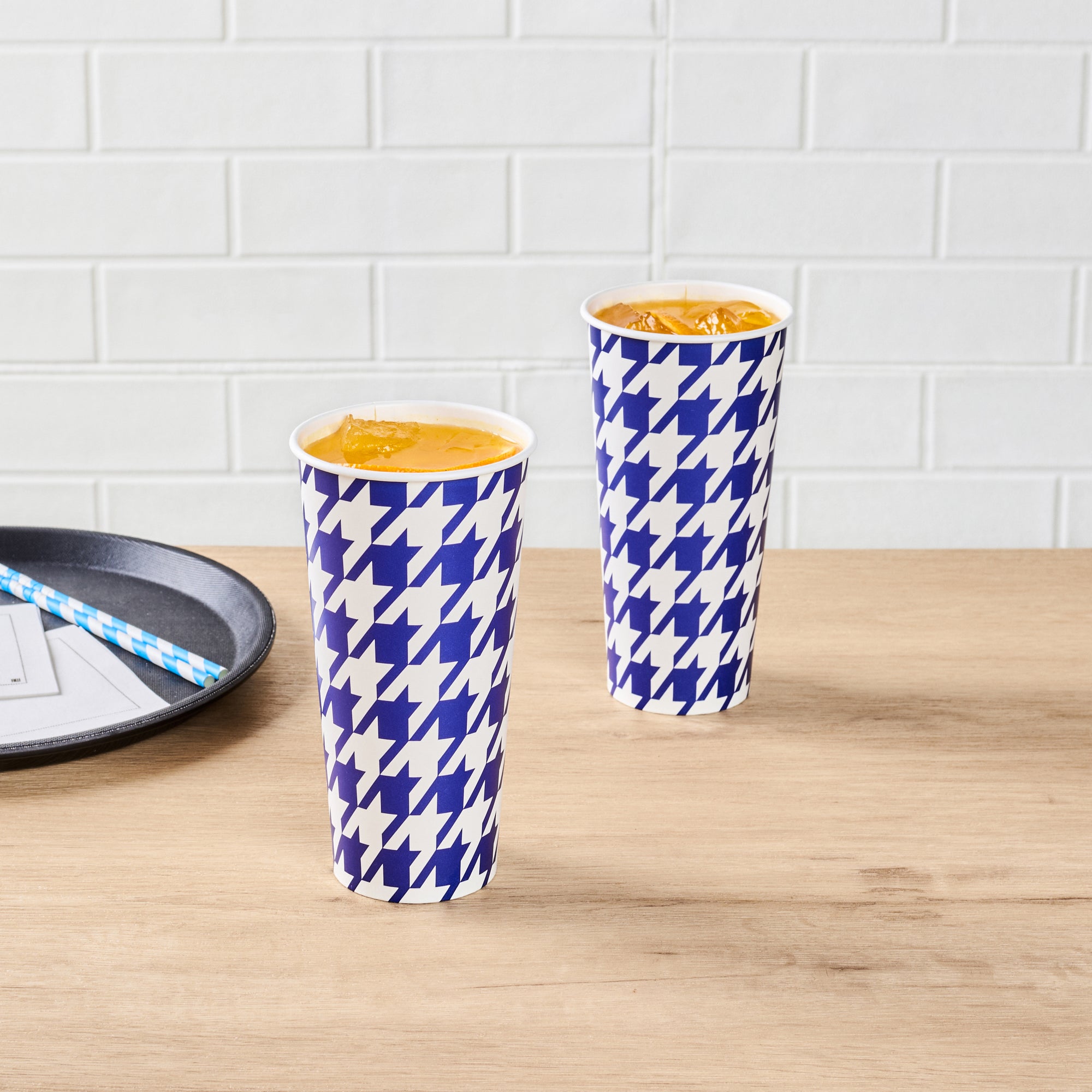 Chef 101 22 oz Round Blue Houndstooth Paper Cold Cup - 3 1/2" x 3 1/2" x 6 3/4" - 500 count box
