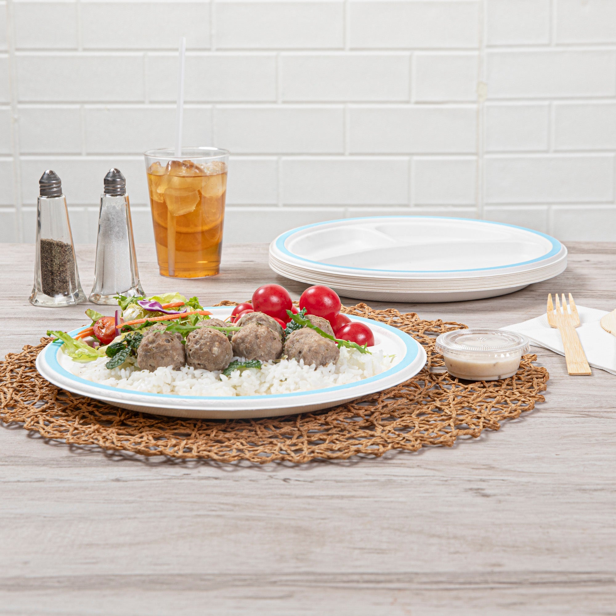 Pulp Safe No PFAS Added Round White Sugarcane/Bagasse Plate - 3 Compartments, Home Compostable, Blue Rim - 10 1/4" x 10 1/4" - 100 count box