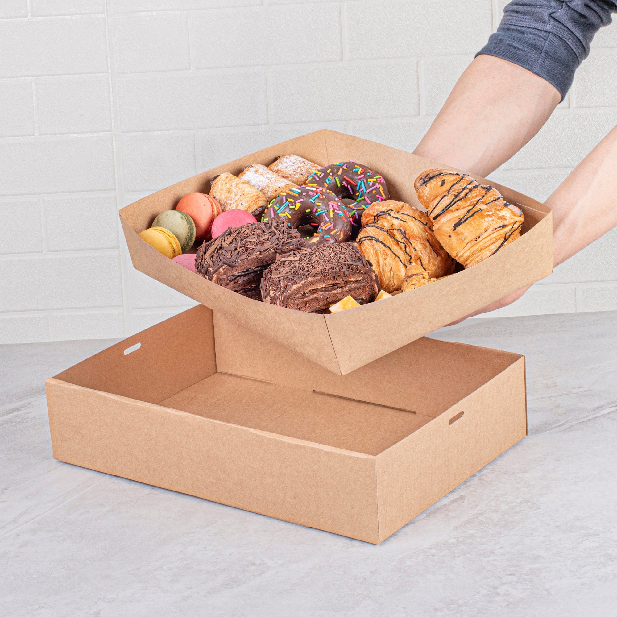 Cater Tek Kraft Paper Insert - Fits Rectangle Catering Box - 13 1/2" x 9 1/4" x 2 1/2" - 100 count box