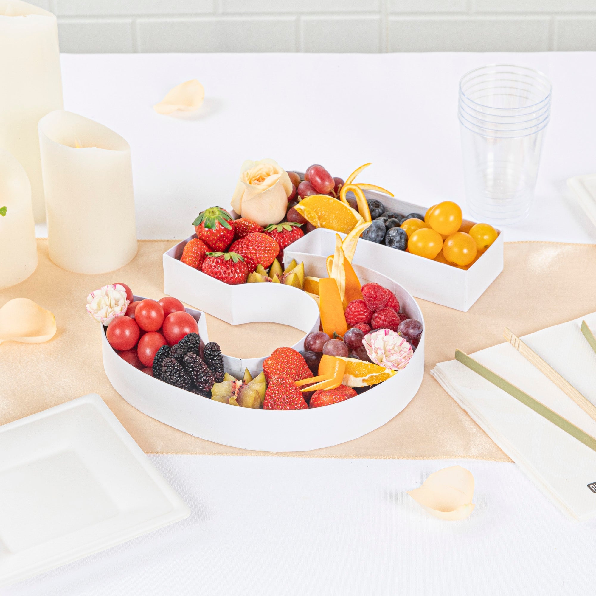 Chef 101 White Paper Charcuterie Fillable Number 5 Tray - 12" x 10" x 1 1/2" - 1 count box