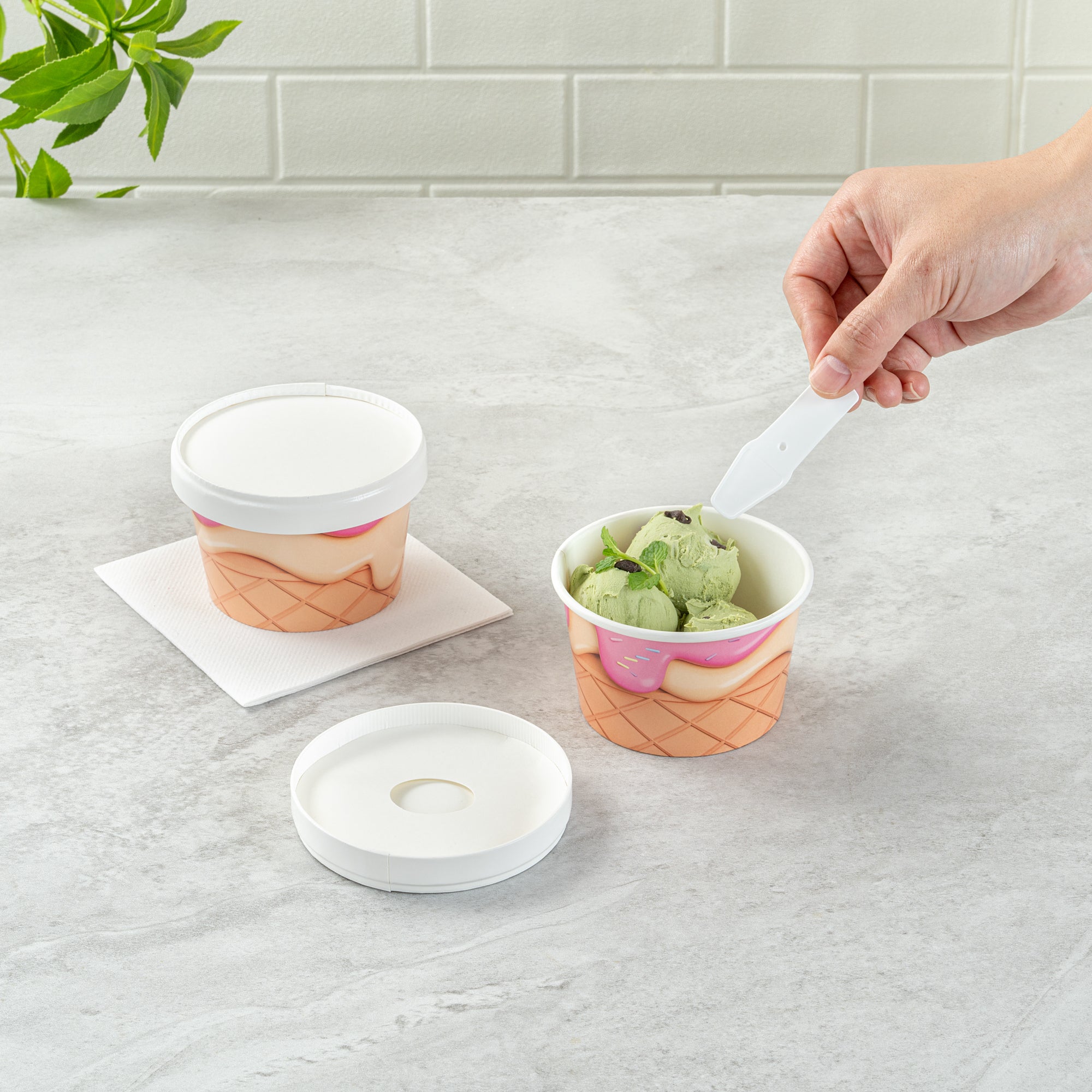 Coppetta Round White Paper Lid - Fits 8 oz To Go Cup, with Spoon - 3 3/4" x 3 3/4" x 3/4" - 200 count box