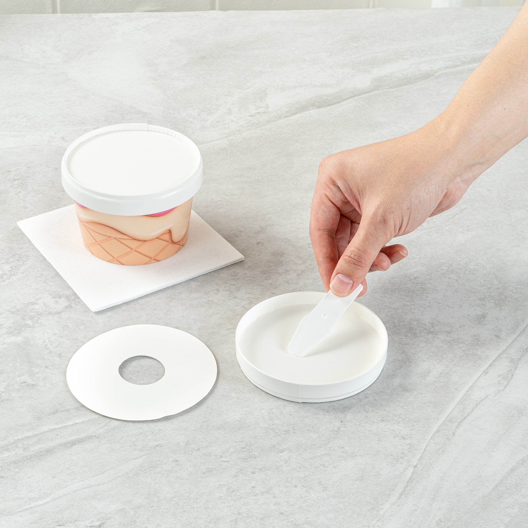 Coppetta Round White Paper Lid - Fits 8 oz To Go Cup, with Spoon - 3 3/4" x 3 3/4" x 3/4" - 200 count box
