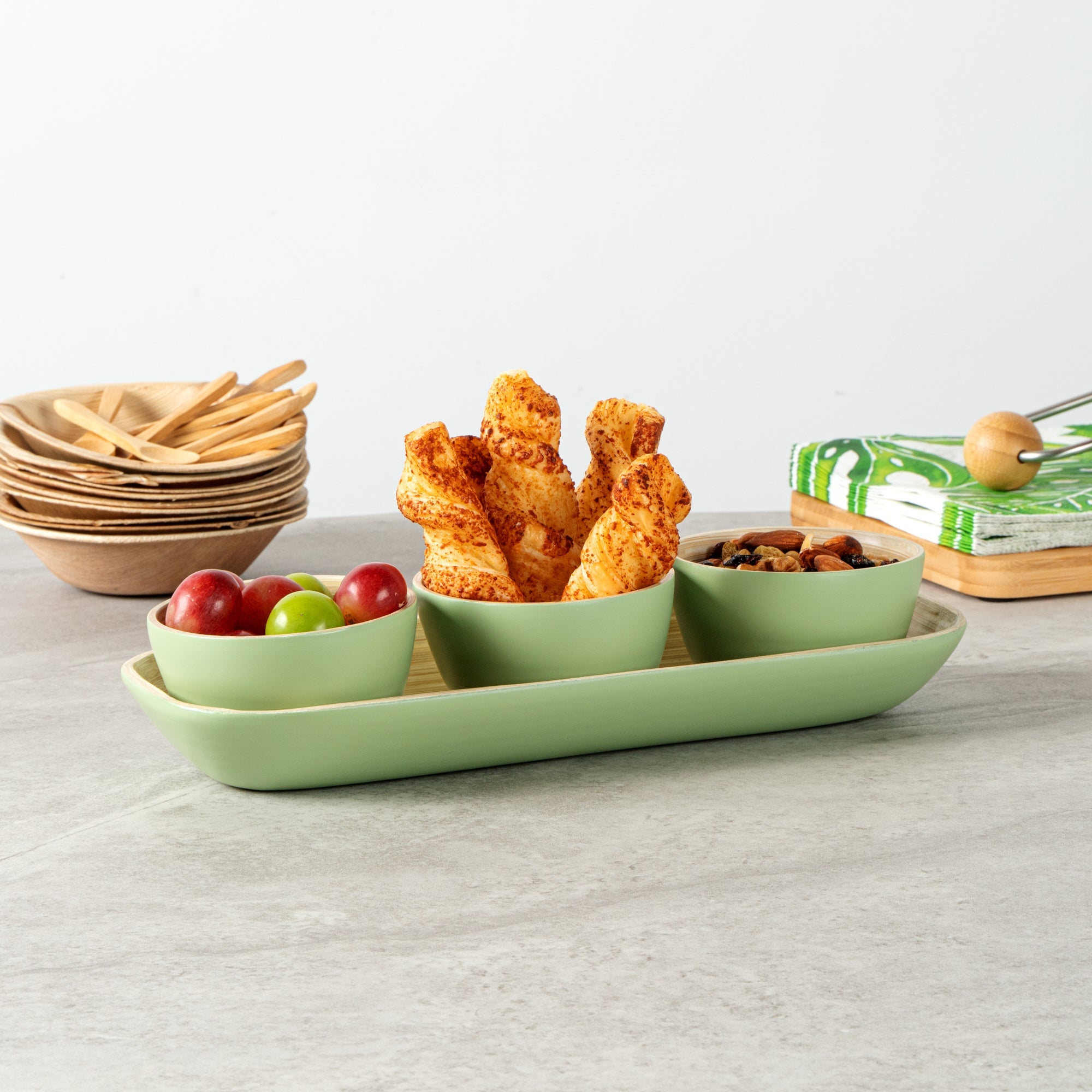 Bambuddha Green Bamboo Bowl Set - 3 Bowls, Bamboo Tray - 11 3/4" x 4 1/4" x 1 3/4" - 1 count box