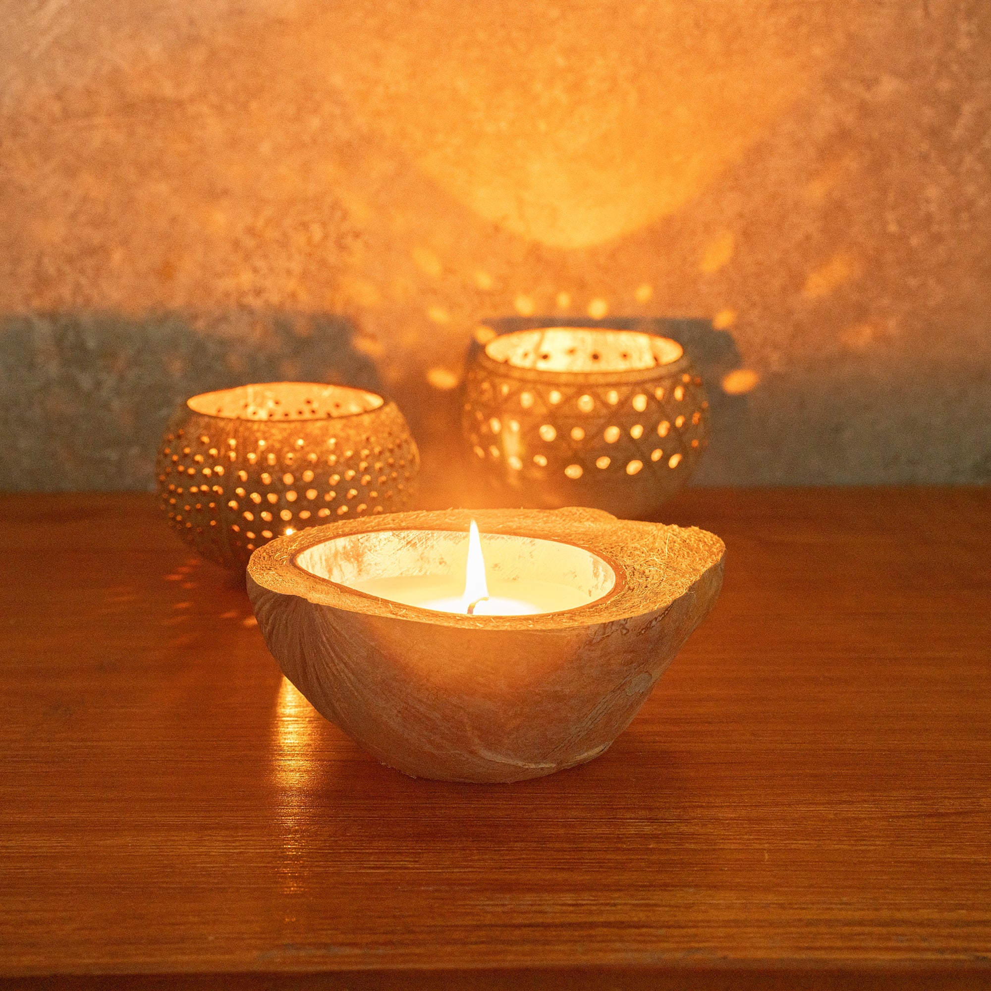 Coco Casa Handmade Coconut Shell Husk Candle - Mint Leaf and Eucalyptus - 6 1/2" x 6 1/2" x 2 1/2" - 10 count box
