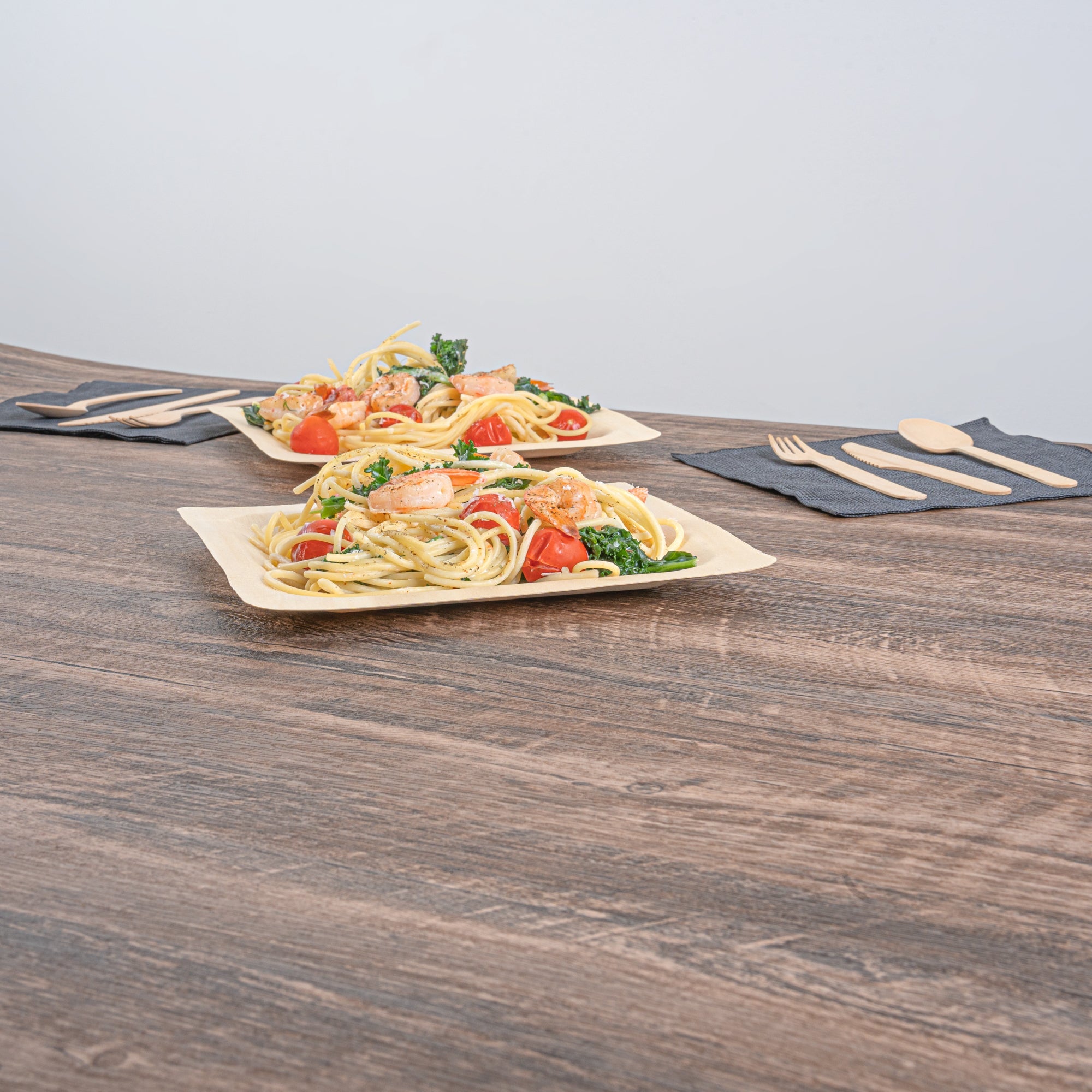 Taipei Square Natural Poplar Plate - 8 1/2'' x 8 1/2'' x 3/4'' - 200 count box