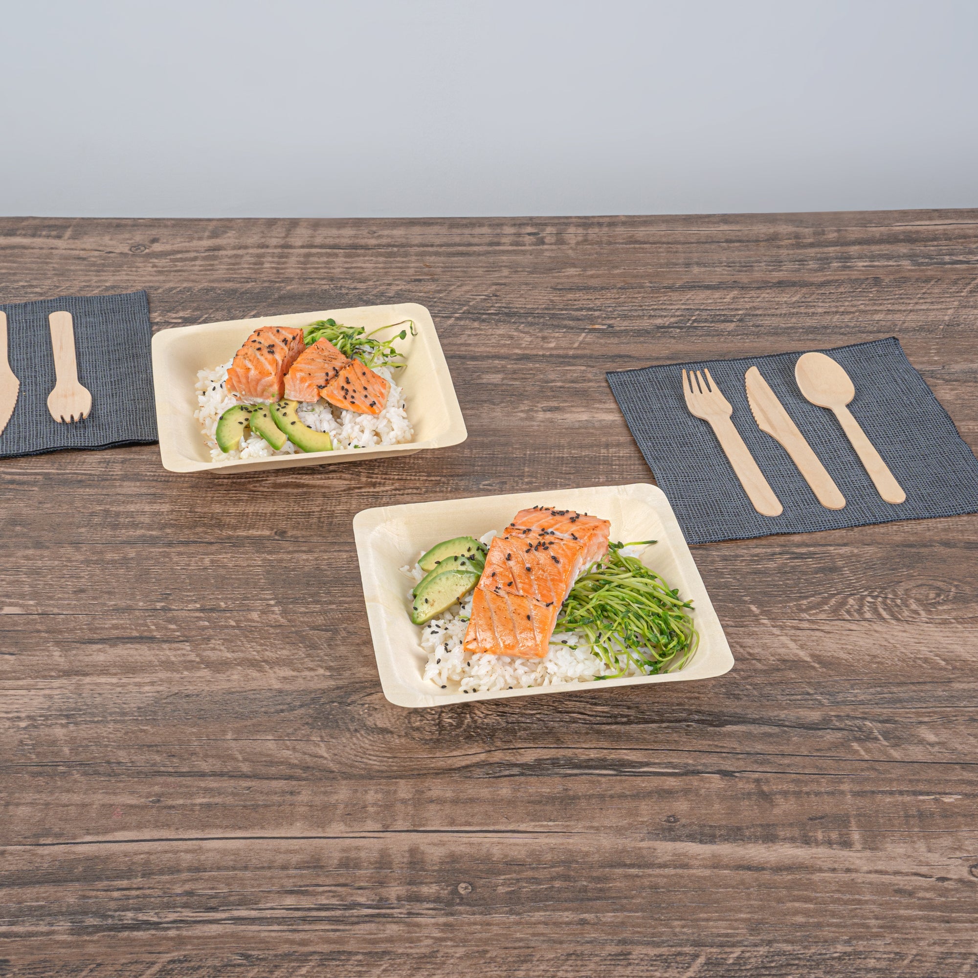 Taipei Square Natural Poplar Plate - 7'' x 7'' x 1'' - 50 count box