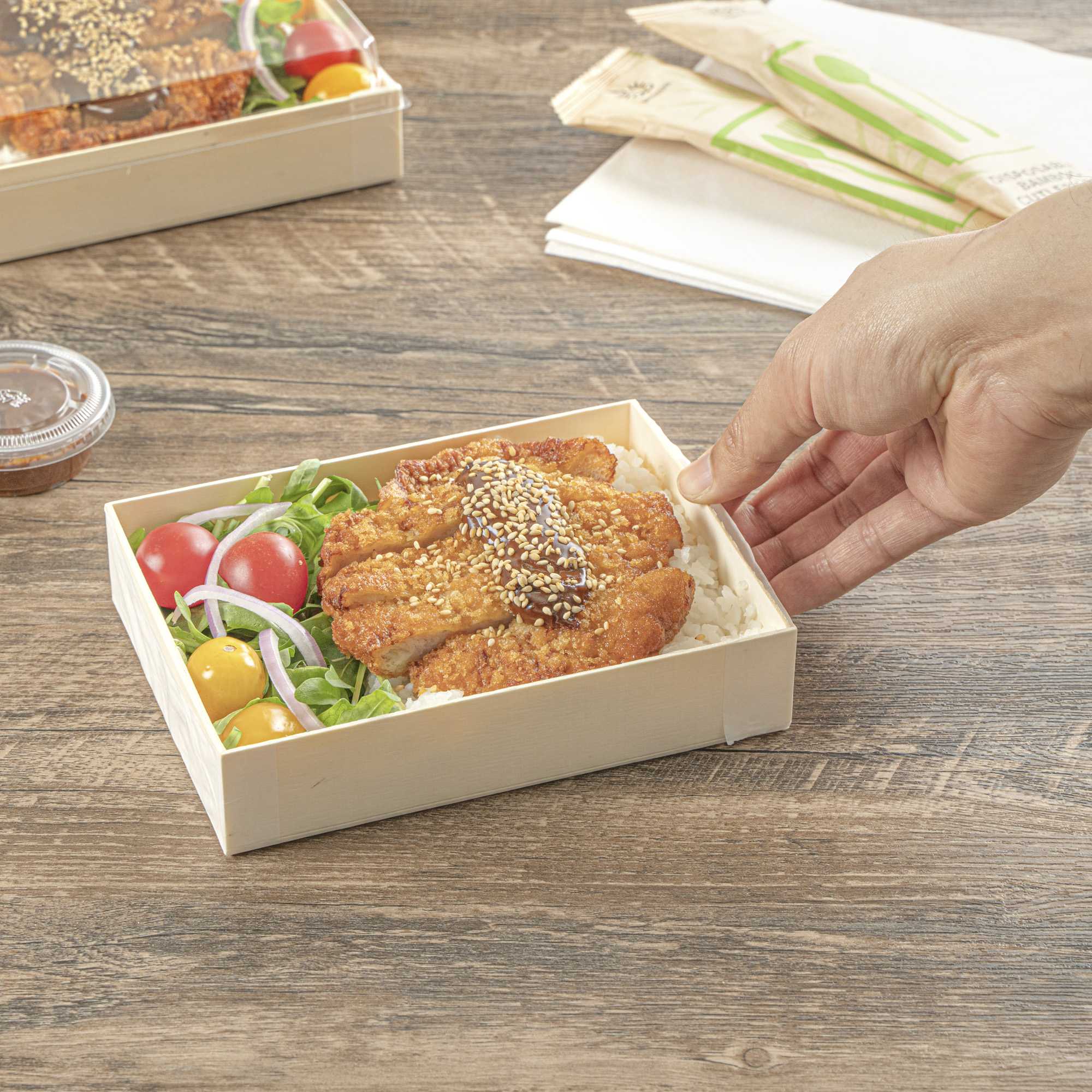 Taipei 24 oz Rectangle Natural Poplar Bento Box - 6 1/2" x 4 3/4" x 1 1/2" - 10 count box