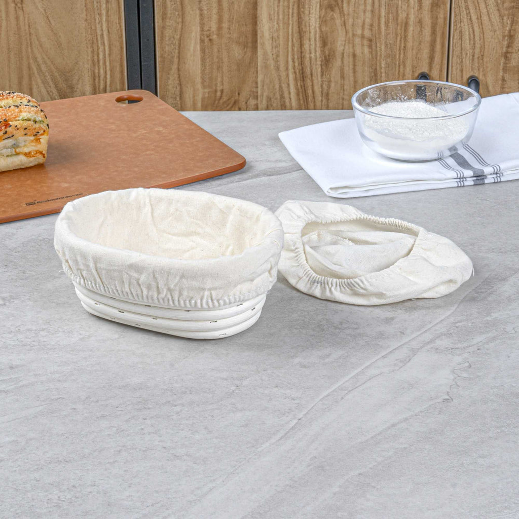 Pastry Tek Rattan Oval Natural Banneton Proofing Basket - with 2 Cotton Liners - 6 3/4" x 4 3/4" x 3 1/4" - 1 count box