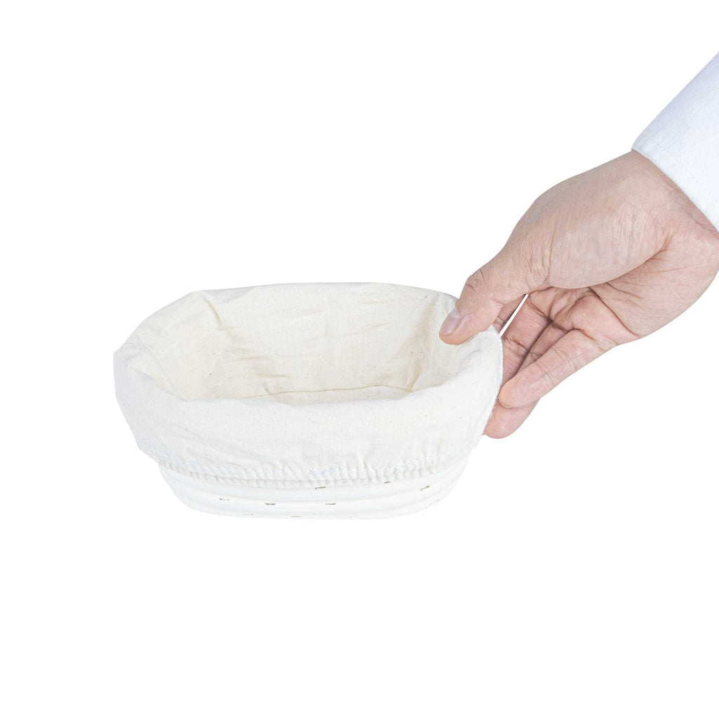 Pastry Tek Rattan Oval Natural Banneton Proofing Basket - with 2 Cotton Liners - 6 3/4" x 4 3/4" x 3 1/4" - 10 count box