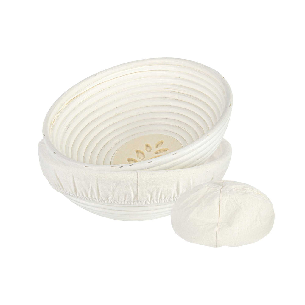 Pastry Tek Rattan Round Natural Banneton Proofing Basket - with 2 Cotton Liners - 9" x 9" x 3 1/4" - 1 count box