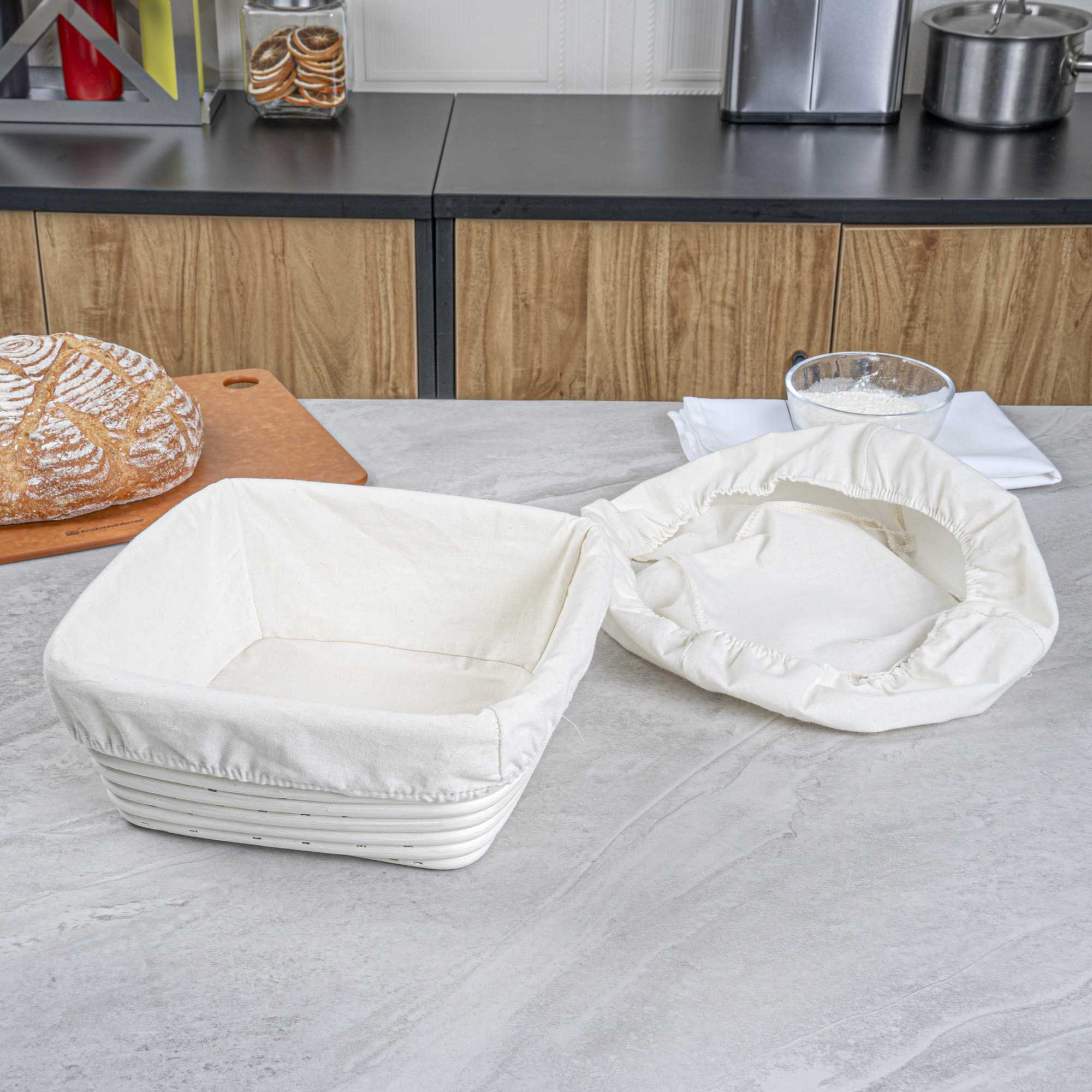 Pastry Tek Rattan Square Natural Banneton Proofing Basket - with 2 Cotton Liners - 9 3/4" x 9 3/4" x 4" - 1 count box