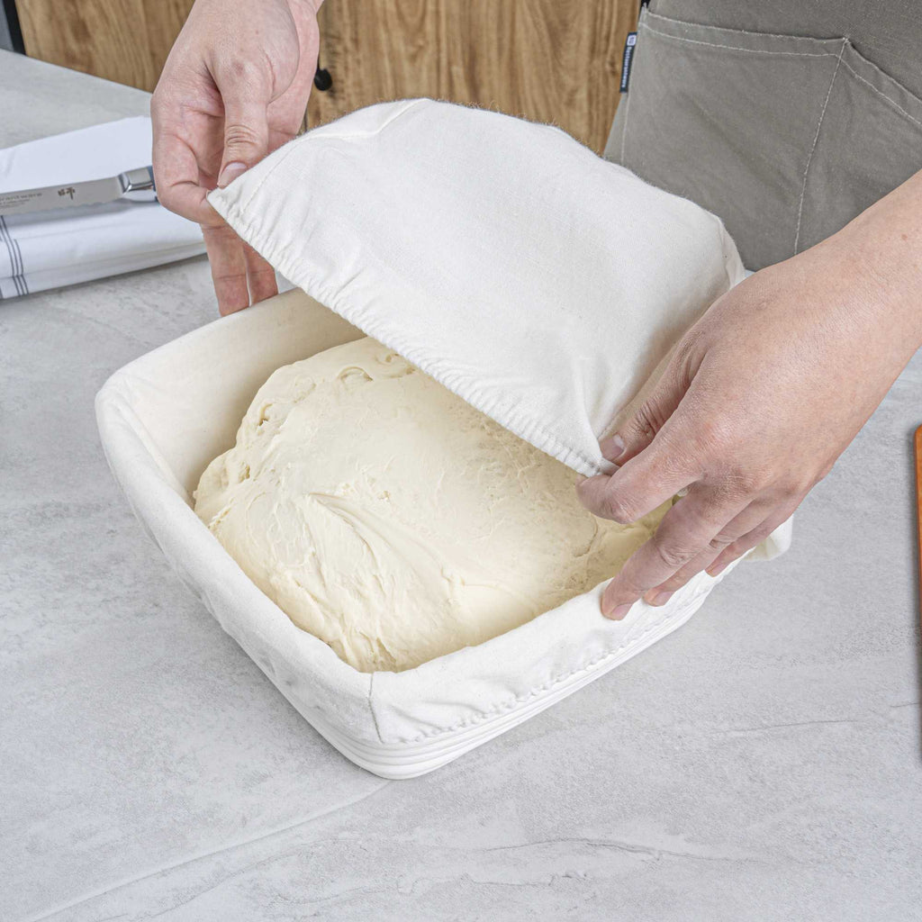 Pastry Tek Rattan Square Natural Banneton Proofing Basket - with 2 Cotton Liners - 9 3/4" x 9 3/4" x 4" - 1 count box