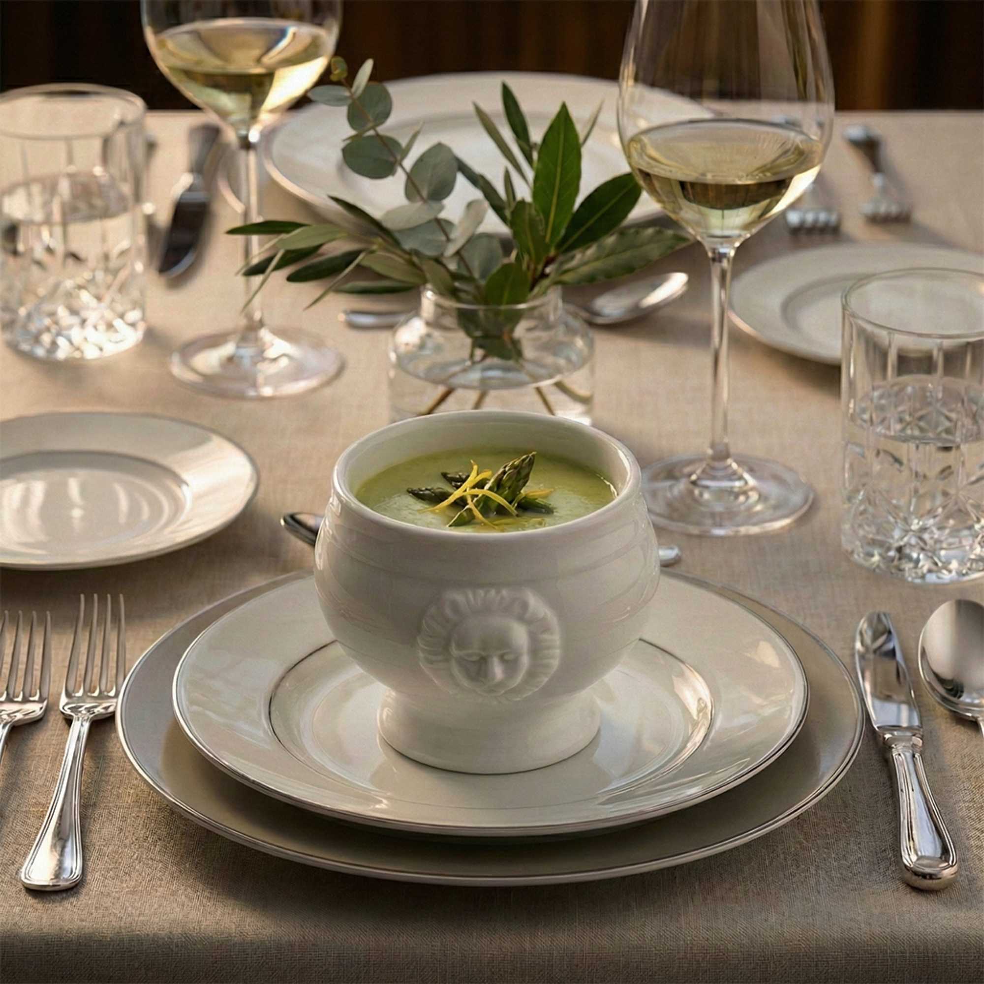 Chef 101 6 oz Round White Porcelain Lion Head Soup Bowl - 4" x 3 1/4" x 2 1/2" - 10 count box