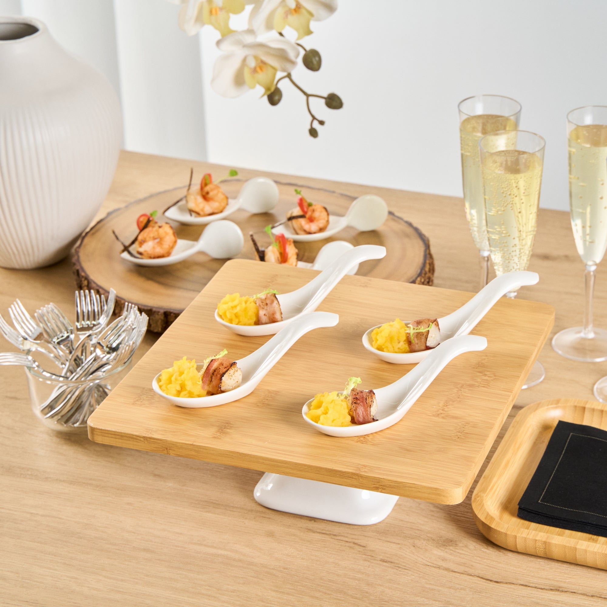 Chef 101 White Porcelain Wave Spoon - 5" x 1 3/4" x 1" - 10 count box