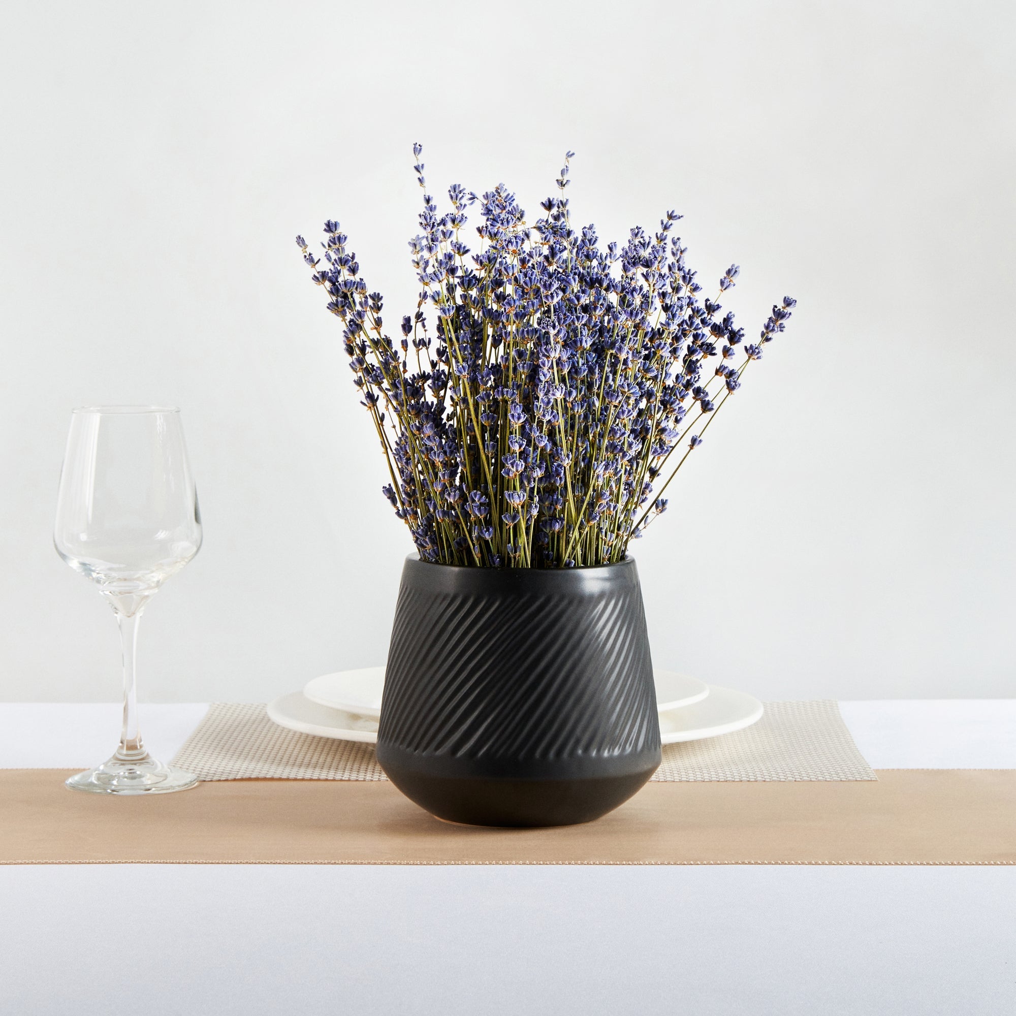 Table Art Black Ceramic Tea Cup Vase - 6'' x 6'' x 5 1/2'' - 1 count box