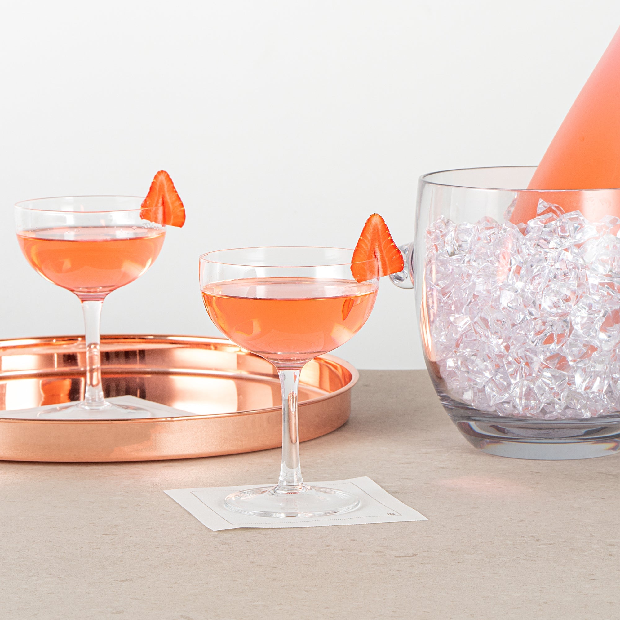 Vetri 8 oz Coupe Cocktail Glass - 3 3/4" x 3 3/4" x 5 1/4" - 6 count box