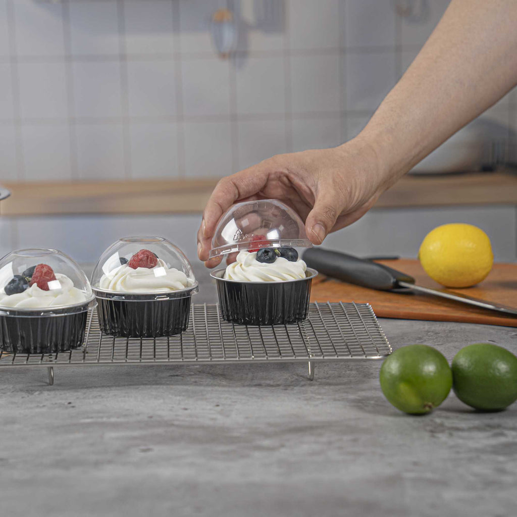 Pastry Tek 4 oz Round Black Aluminum Baking Cup - with Plastic Dome Lid - 3 1/4" x 3 1/4" x 1 1/2" - 100 count box