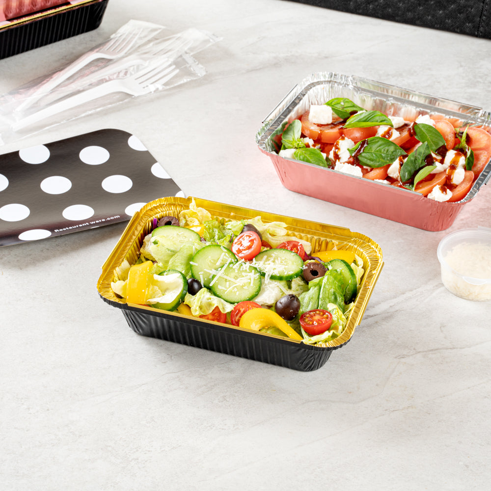 Foil Lux 16 oz Rectangle Black and Gold Aluminum Take Out Container - with Polka Dot Paper Lid - 7 1/4" x 5 1/4" x 2" - 200 count box
