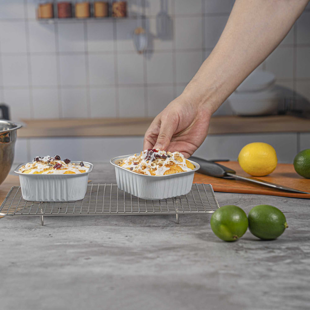 Foil Lux 10 oz Square White Aluminum Baking Cup - 4 1/4" x 4 1/4" x 1 1/2" - 100 count box