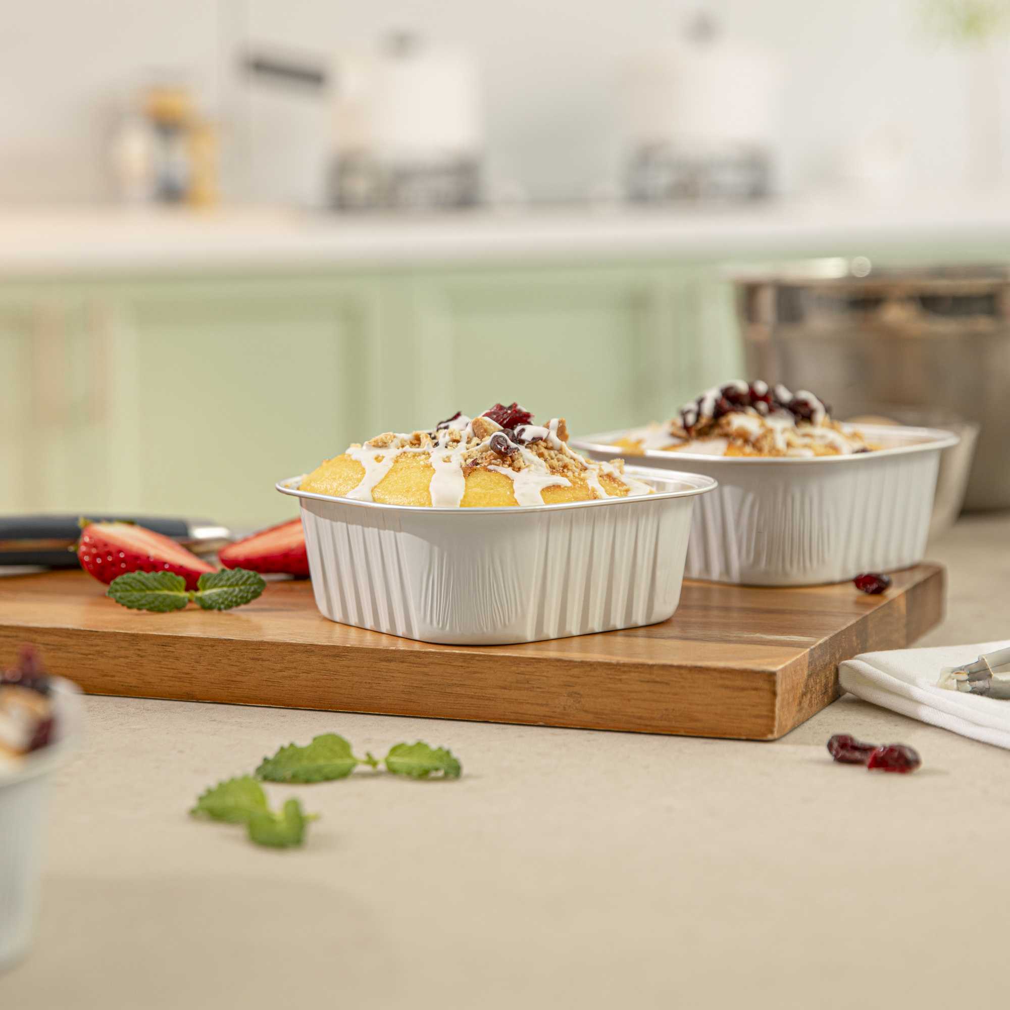 Foil Lux 10 oz Square White Aluminum Baking Cup - 4 1/4" x 4 1/4" x 1 1/2" - 100 count box