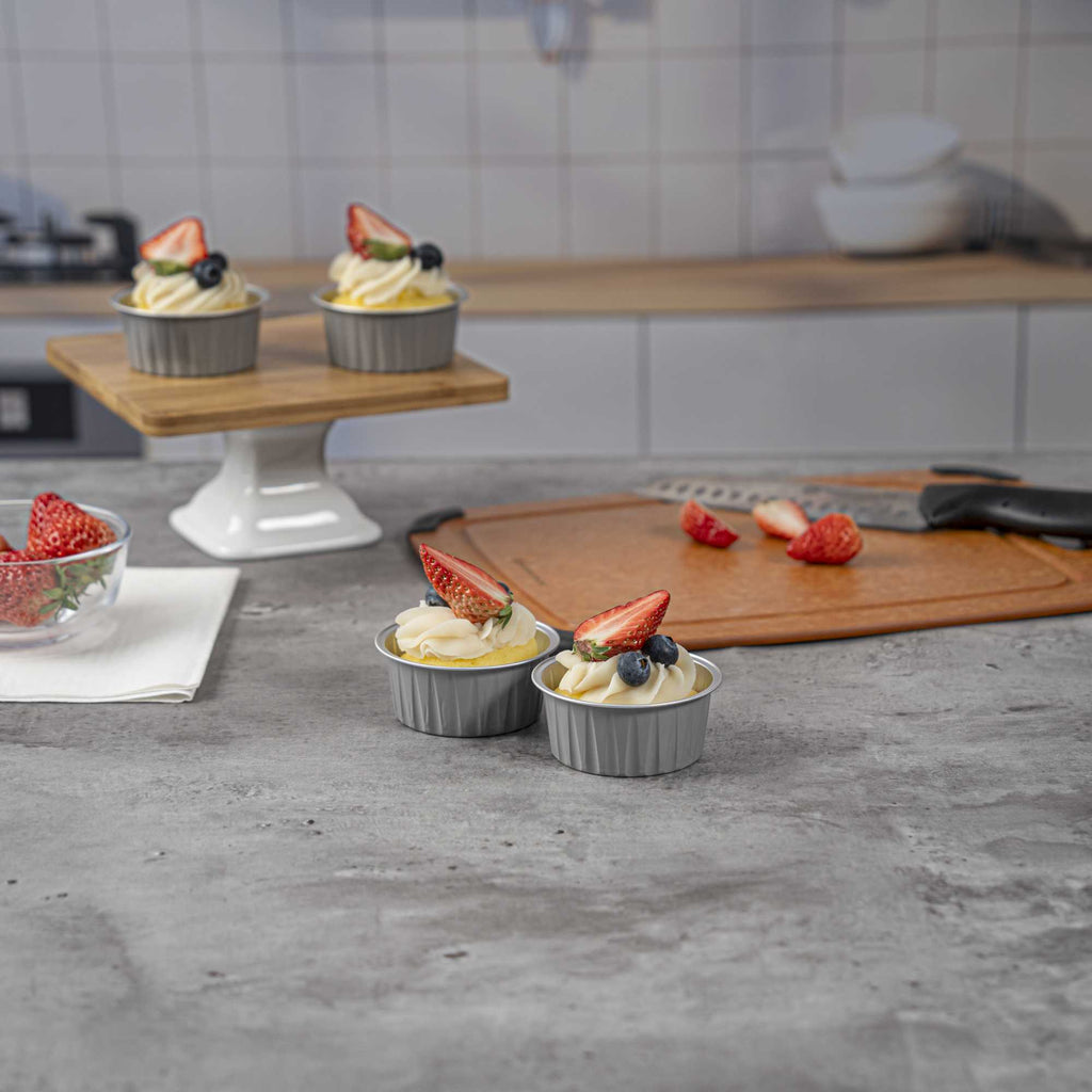 Foil Lux 4 oz Round Gray Aluminum Baking Cup - Lids Available - 3 1/4" x 3 1/4" x 1 1/2" - 100 count box
