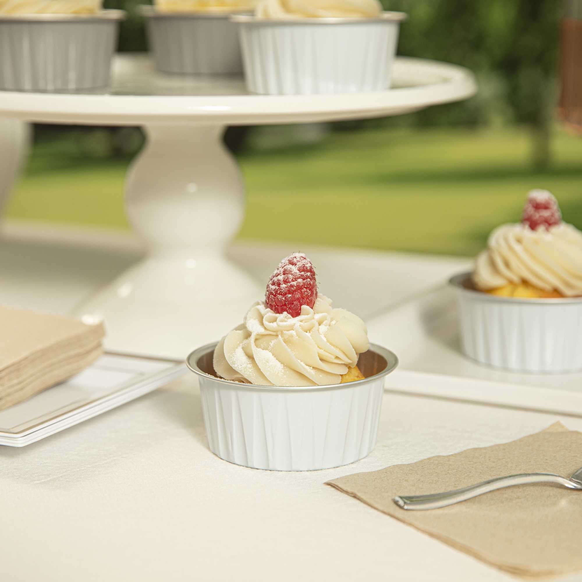 Foil Lux 4 oz Round White Aluminum Baking Cup - Lids Available - 3 1/4" x 3 1/4" x 1 1/2" - 100 count box
