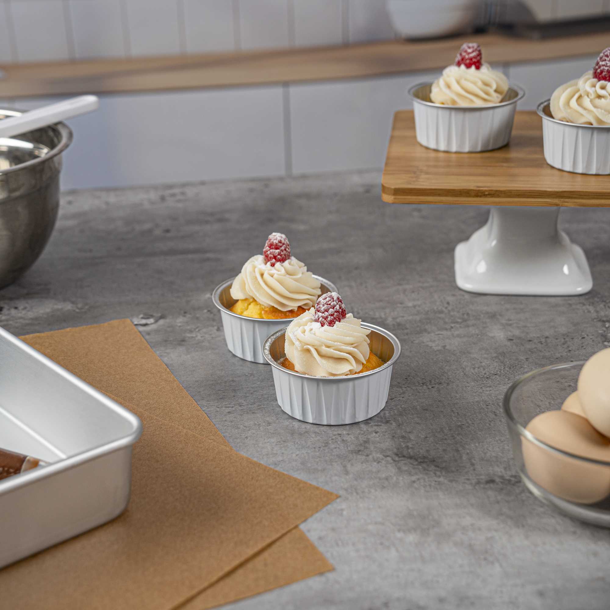 Foil Lux 4 oz Round White Aluminum Baking Cup - Lids Available - 3 1/4" x 3 1/4" x 1 1/2" - 100 count box