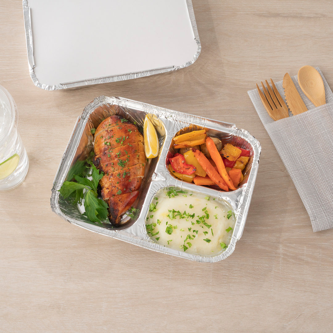 Foil Lux 23 oz Rectangle Silver Aluminum Take Out Tray - 3-Compartment - 8 1/2" x 6 1/2" x 1 3/4" - 100 count box