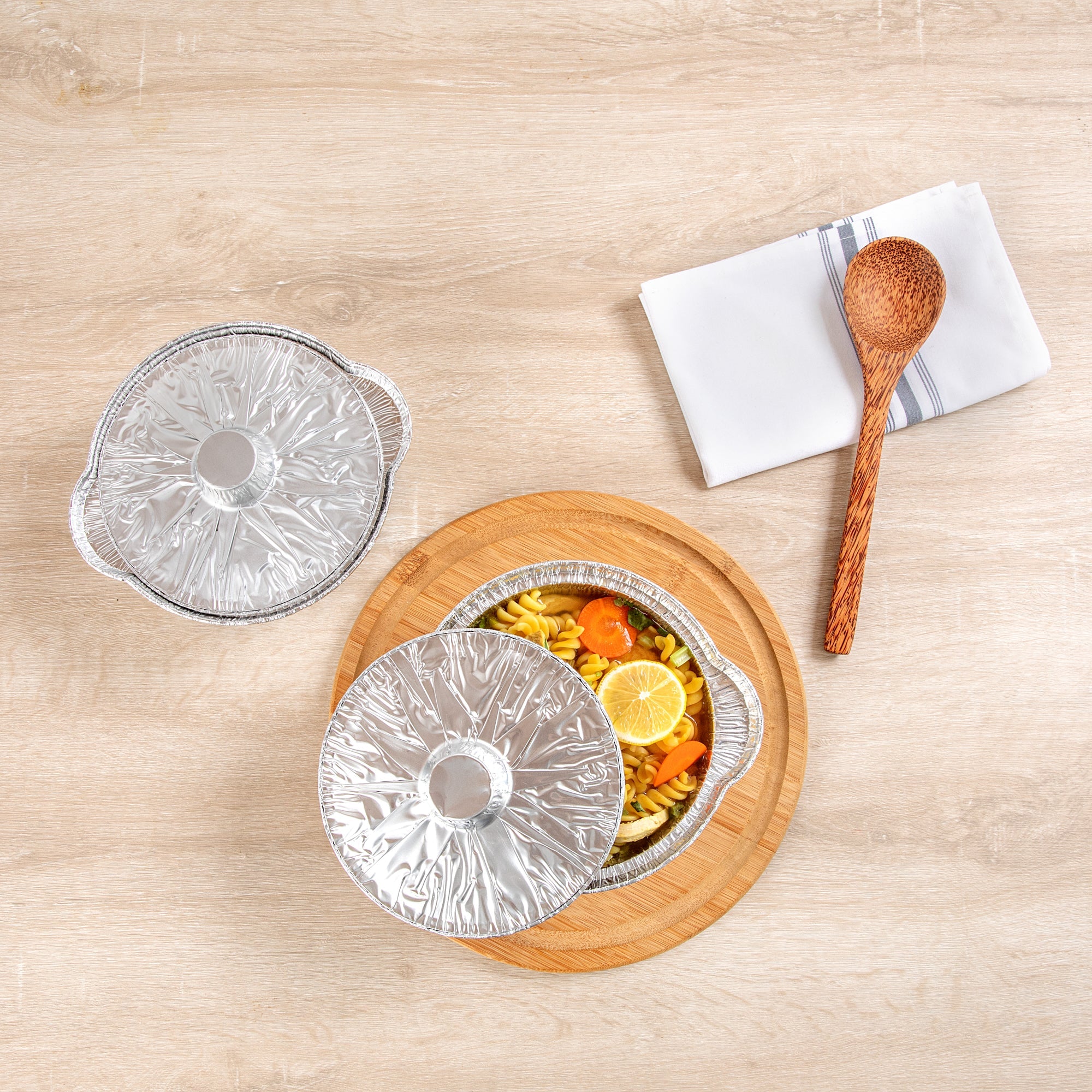 Foil Lux 34 oz Aluminum Foil Pot - with Lid - 8 1/4" x 7 1/4" x 3" - 100 count box