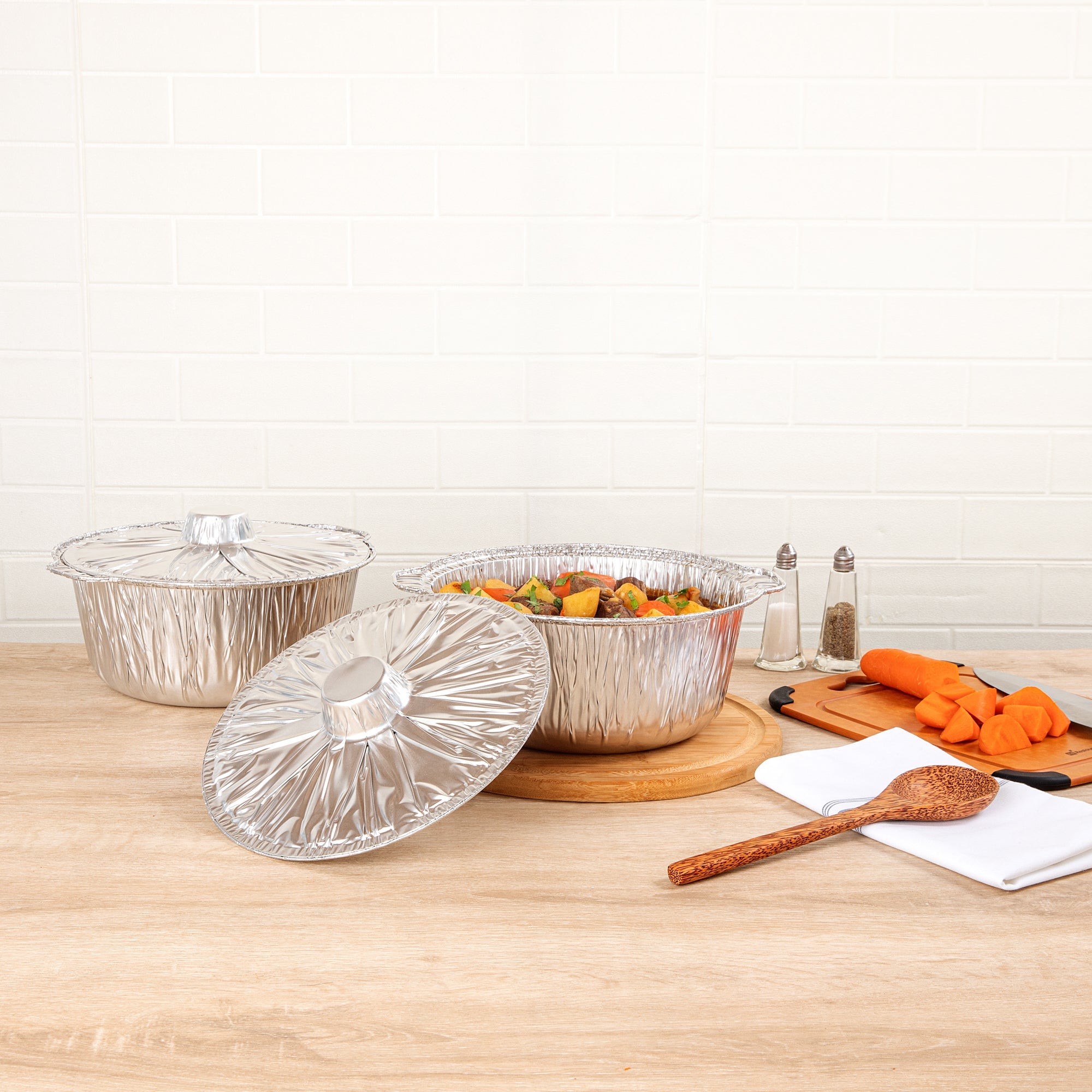 Foil Lux 4 qt Aluminum Foil Pot - with Lid - 11 1/2" x 10 1/4" x 4 3/4" - 100 count box