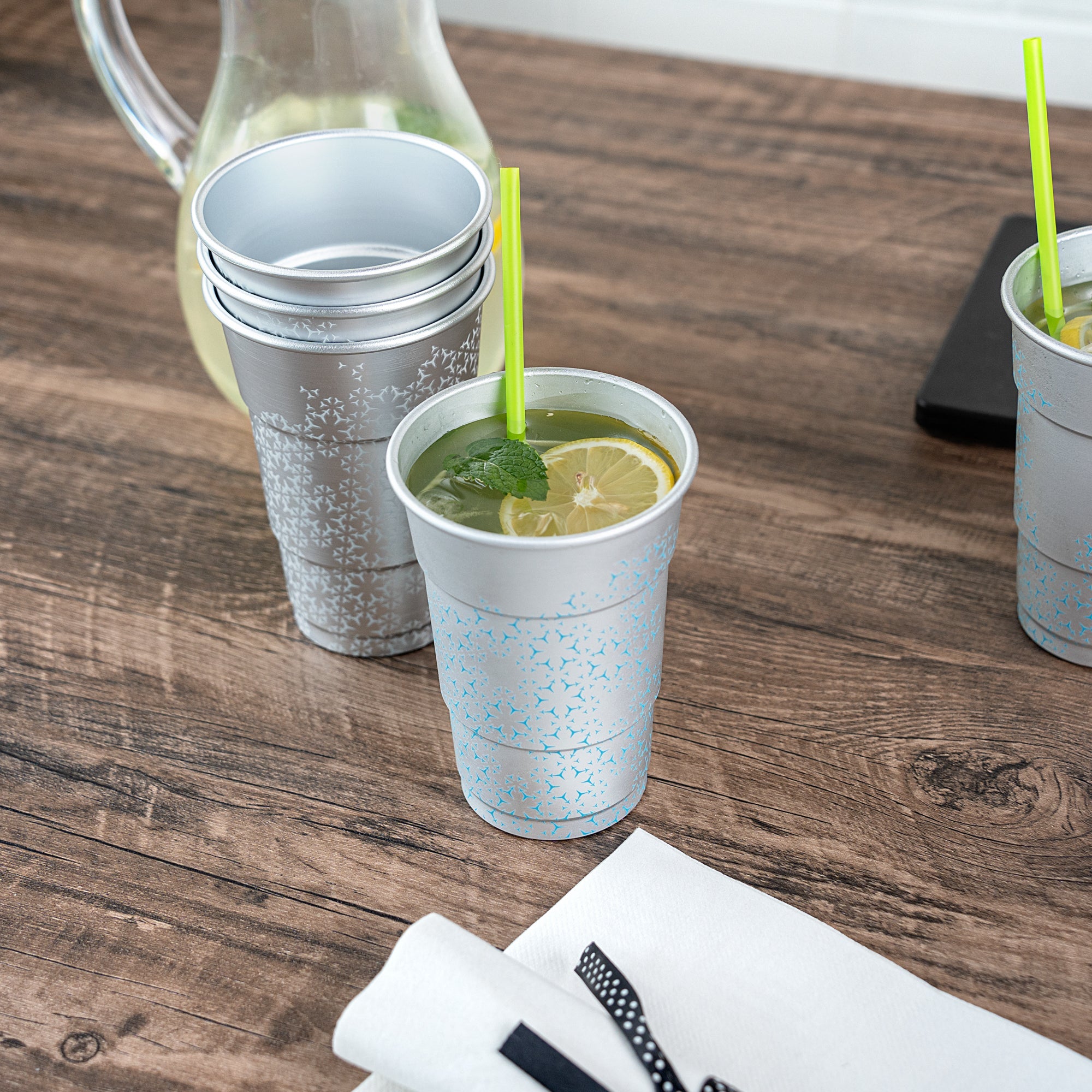 Saving Nature 16 oz Aluminum Color Changing Drinking Cup - 3 1/2'' x 3 1/2'' x 5'' - 48 count box