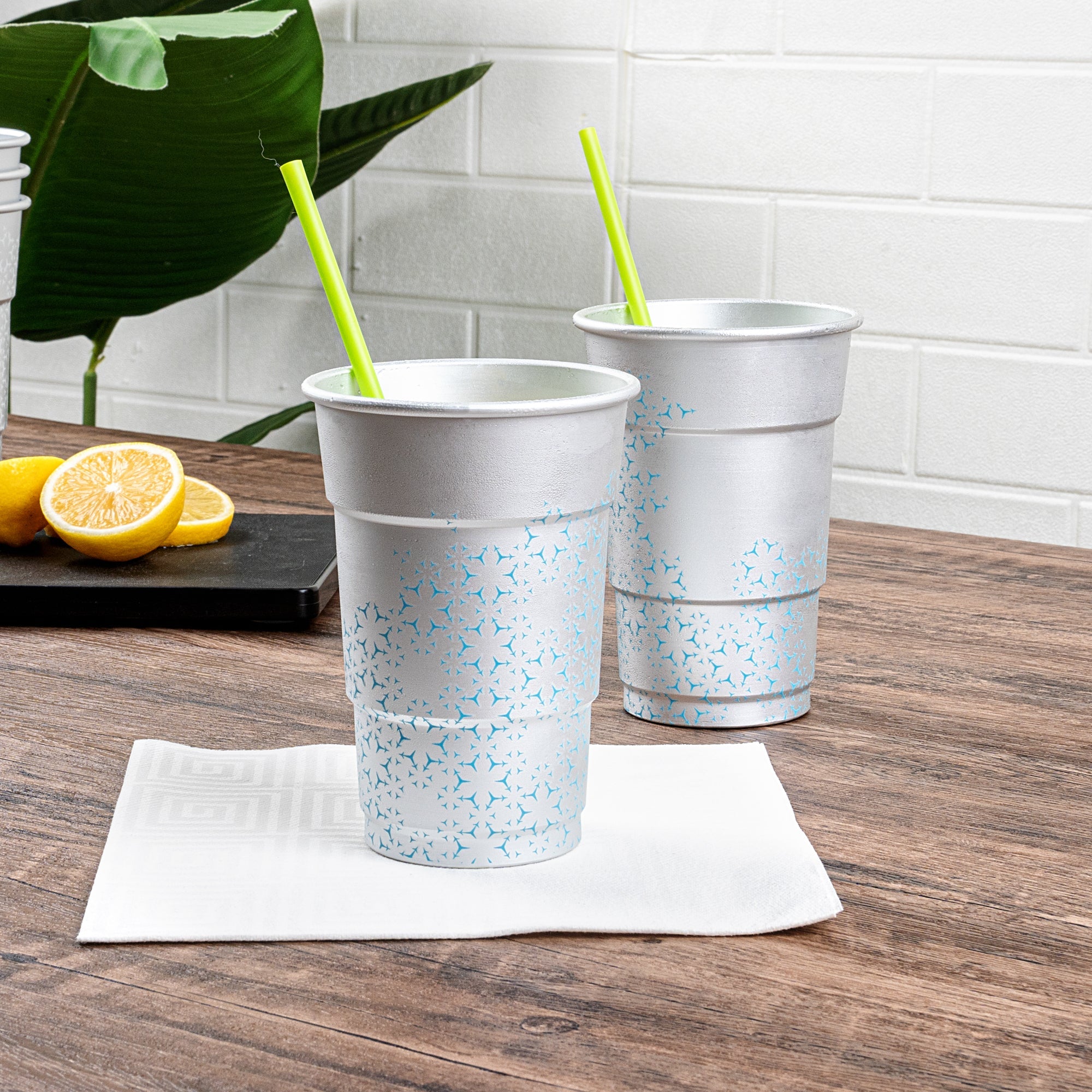 Saving Nature 16 oz Aluminum Color Changing Drinking Cup - 3 1/2'' x 3 1/2'' x 5'' - 48 count box