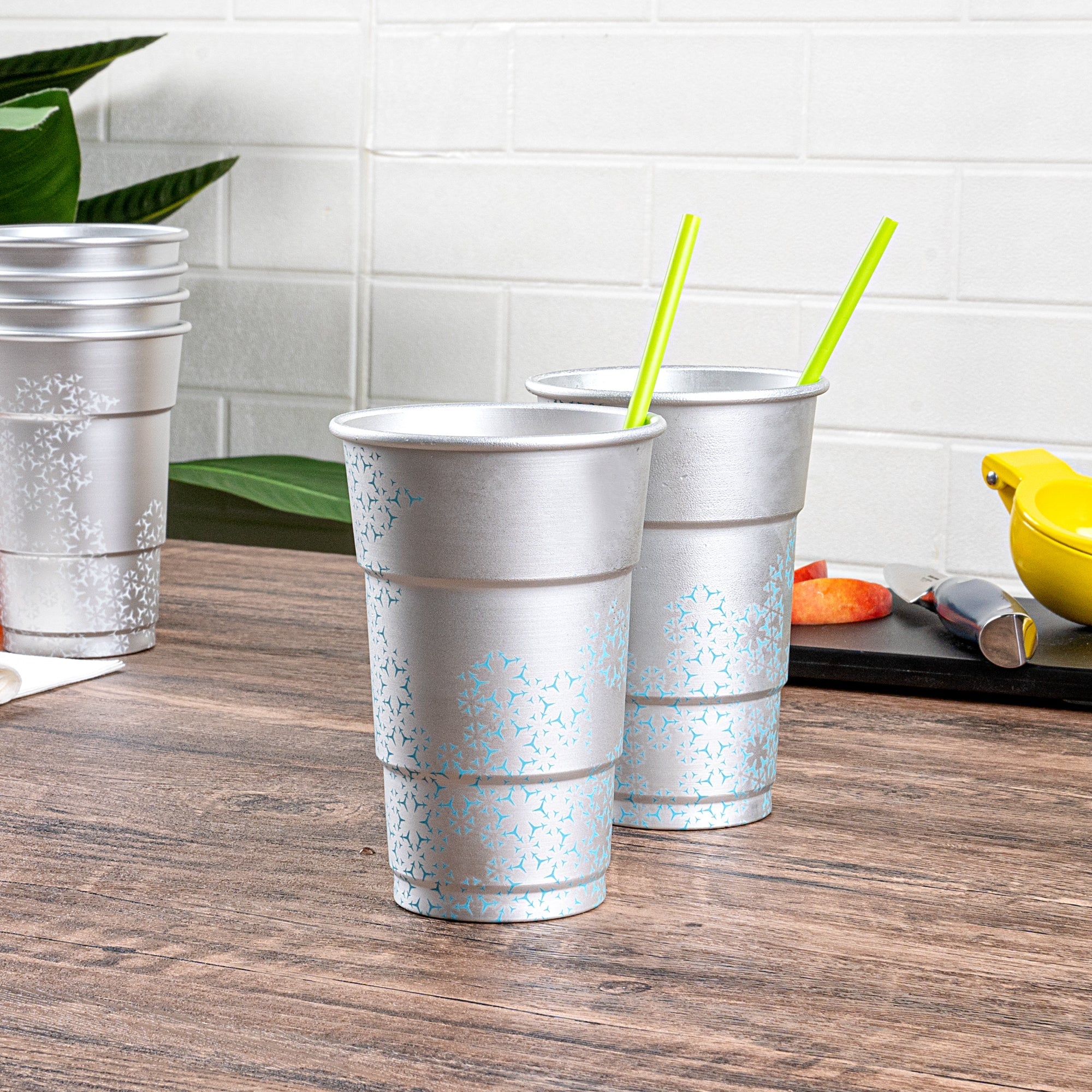 Saving Nature 20 oz Aluminum Color Changing Drinking Cup - 3 1/2'' x 3 1/2'' x 5 1/2'' - 4 count box