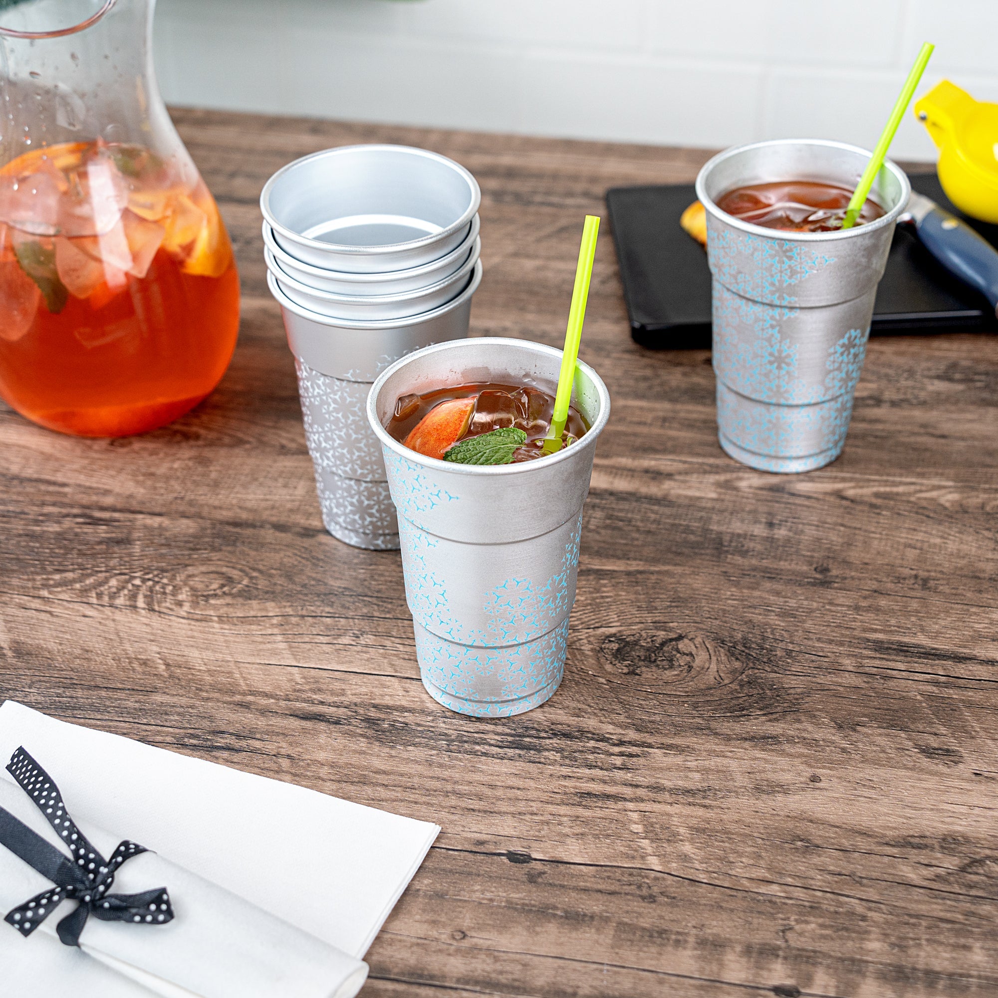 Saving Nature 20 oz Aluminum Color Changing Drinking Cup - 3 1/2'' x 3 1/2'' x 5 1/2'' - 4 count box