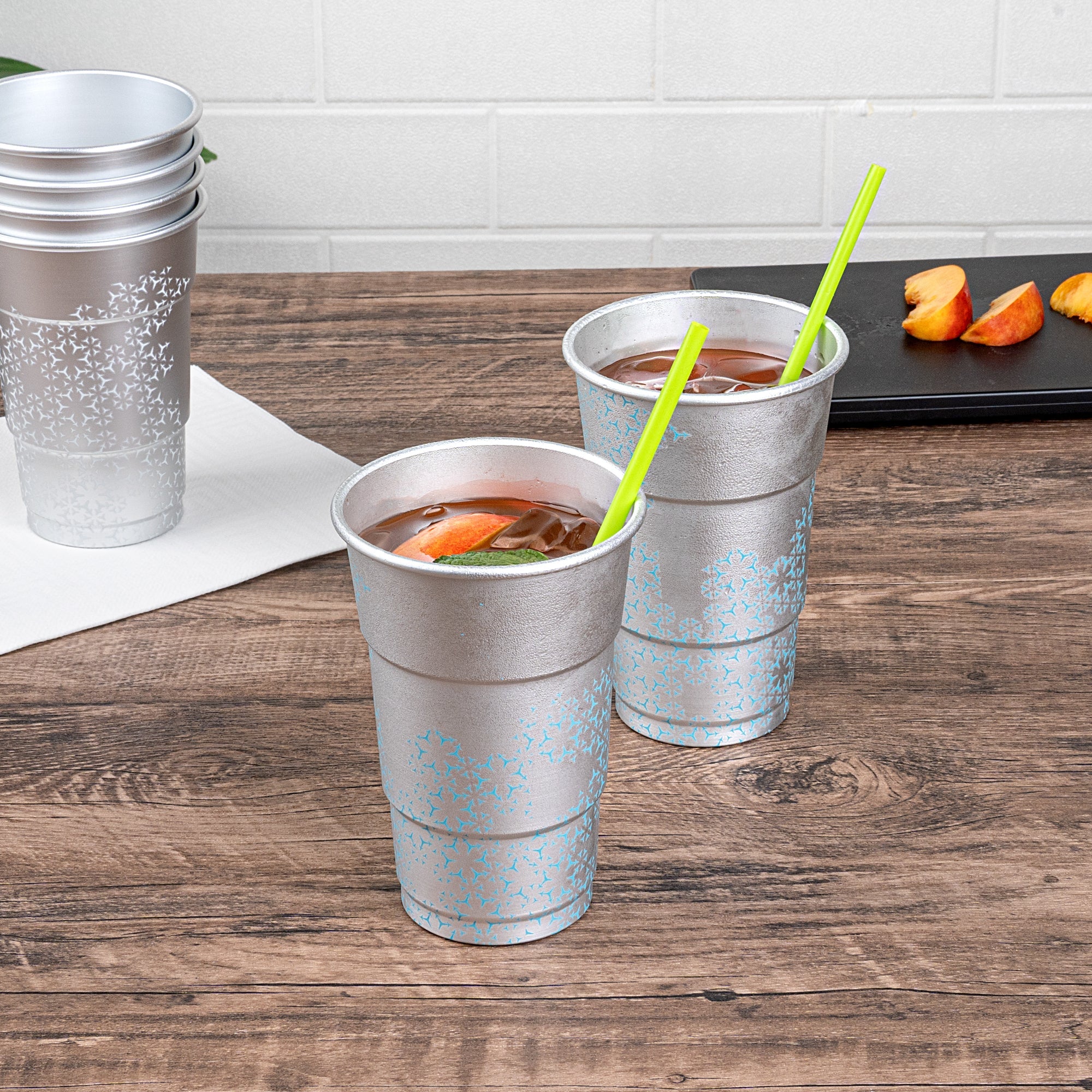 Saving Nature 20 oz Aluminum Color Changing Drinking Cup - 3 1/2'' x 3 1/2'' x 5 1/2'' - 48 count box