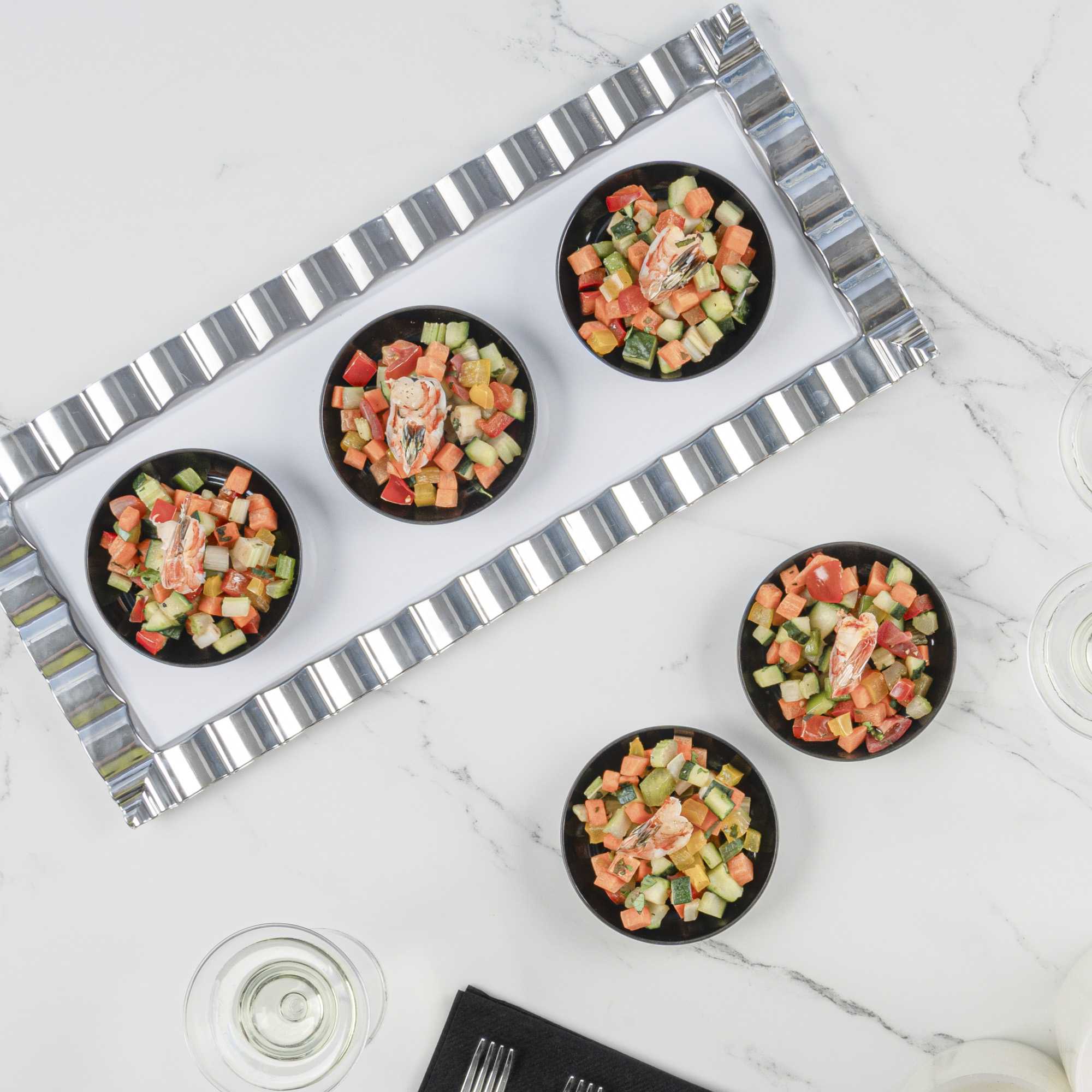 Mini Serve Round Black Plastic Mini Rotondo Plate - 3 1/4" x 3 1/4" x 3/4" - 100 count box