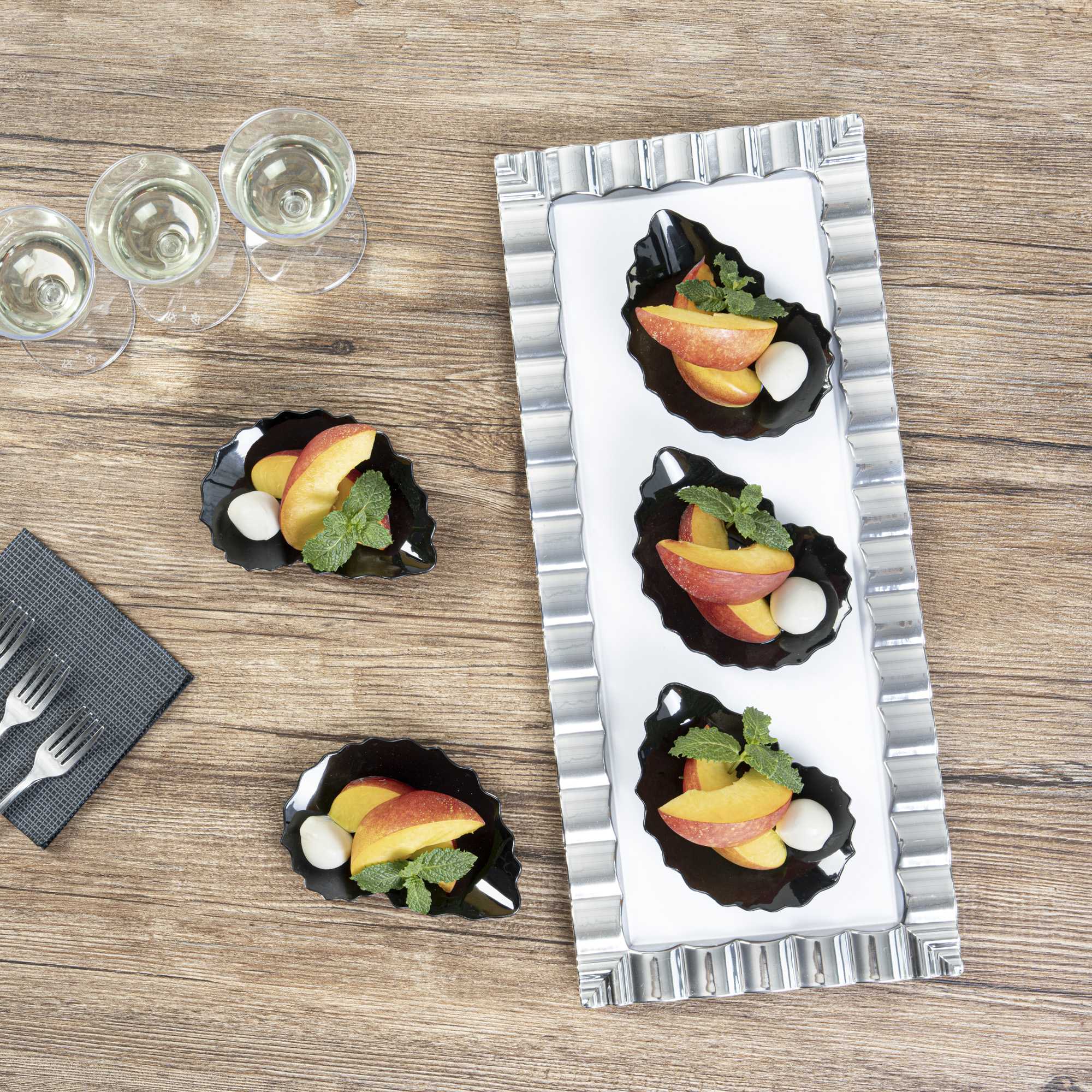 Mini Serve Black Plastic Mini Coquille Plate - 3 1/4" x 3 1/4" x 1/2" - 100 count box