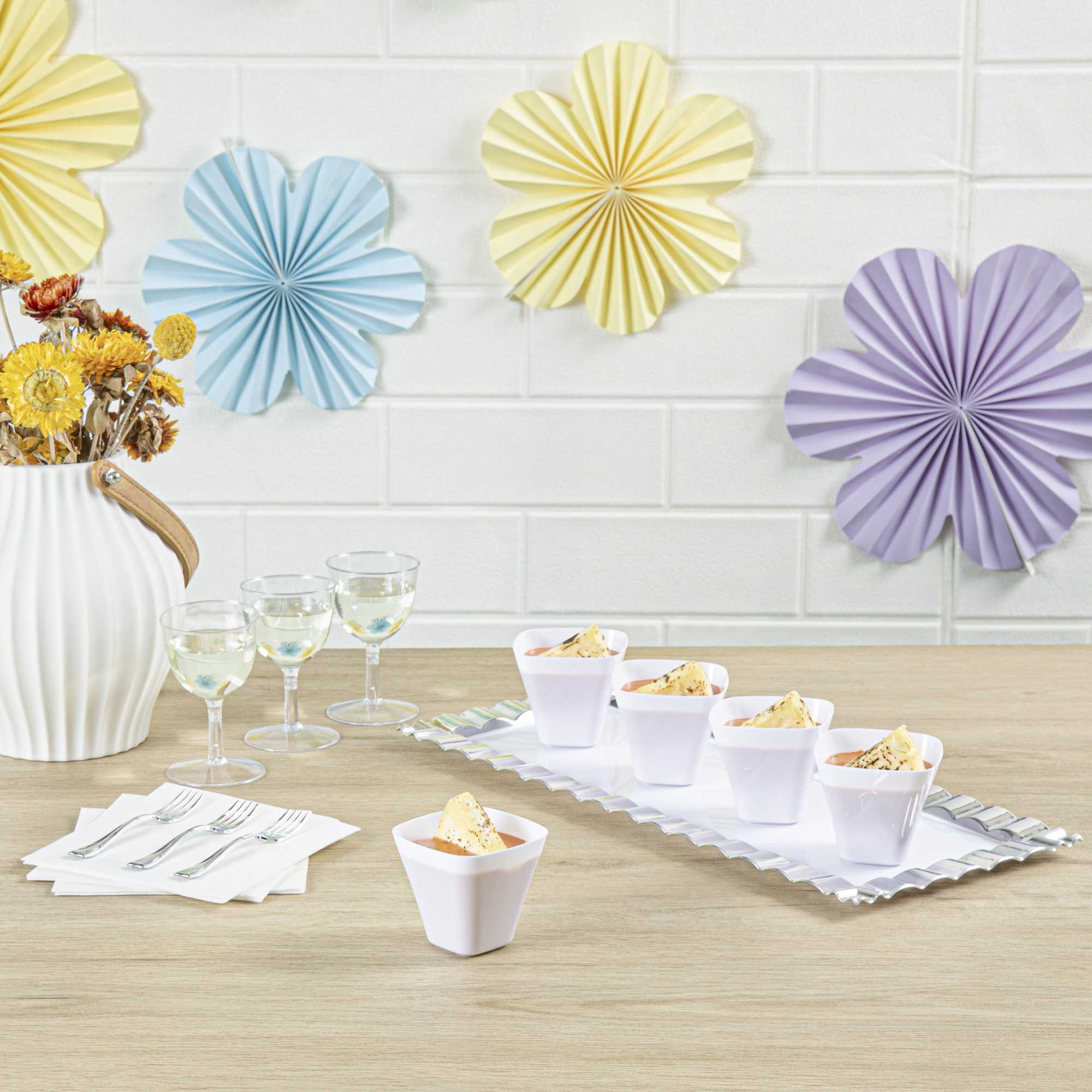 Mini Serve 4 oz Square White Plastic Bellissima Tasting Cup - 2 1/2" x 2 1/2" x 2 1/4" - 100 count box