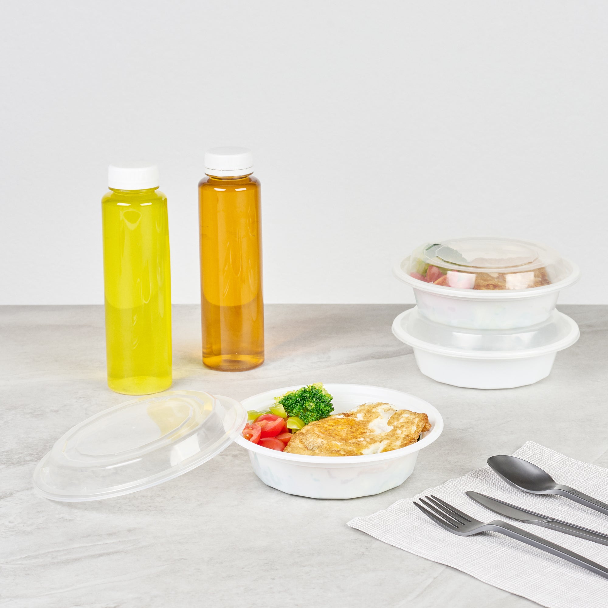 Asporto 16 oz Round White Plastic To Go Box - with Clear Lid, Microwavable - 6 1/4" x 6 1/4" x 1 3/4" - 50 count box